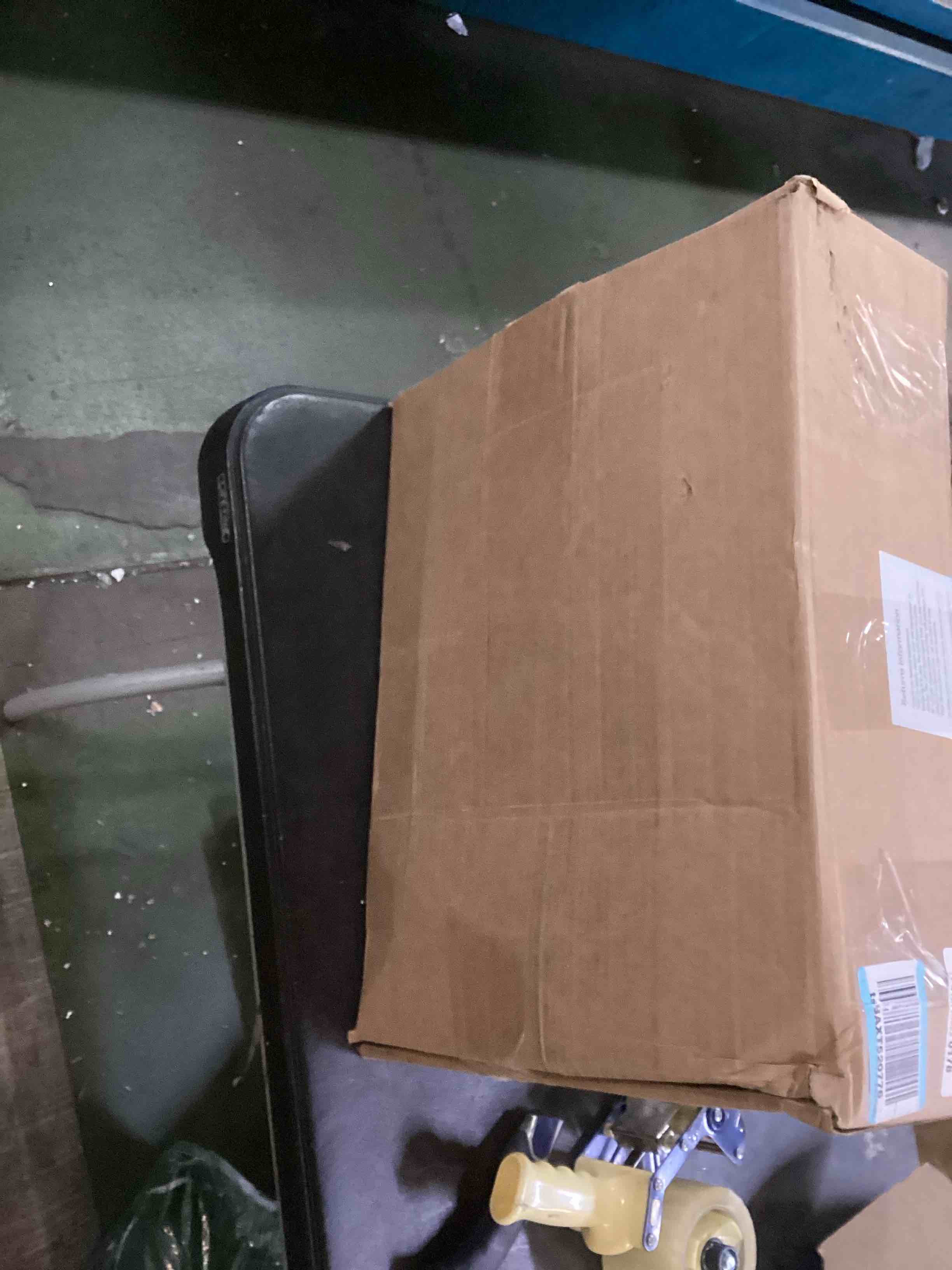 https://s3.amazonaws.com/lotting-images-prod/bidfta/BLU6248727_1714056347349.jpeg