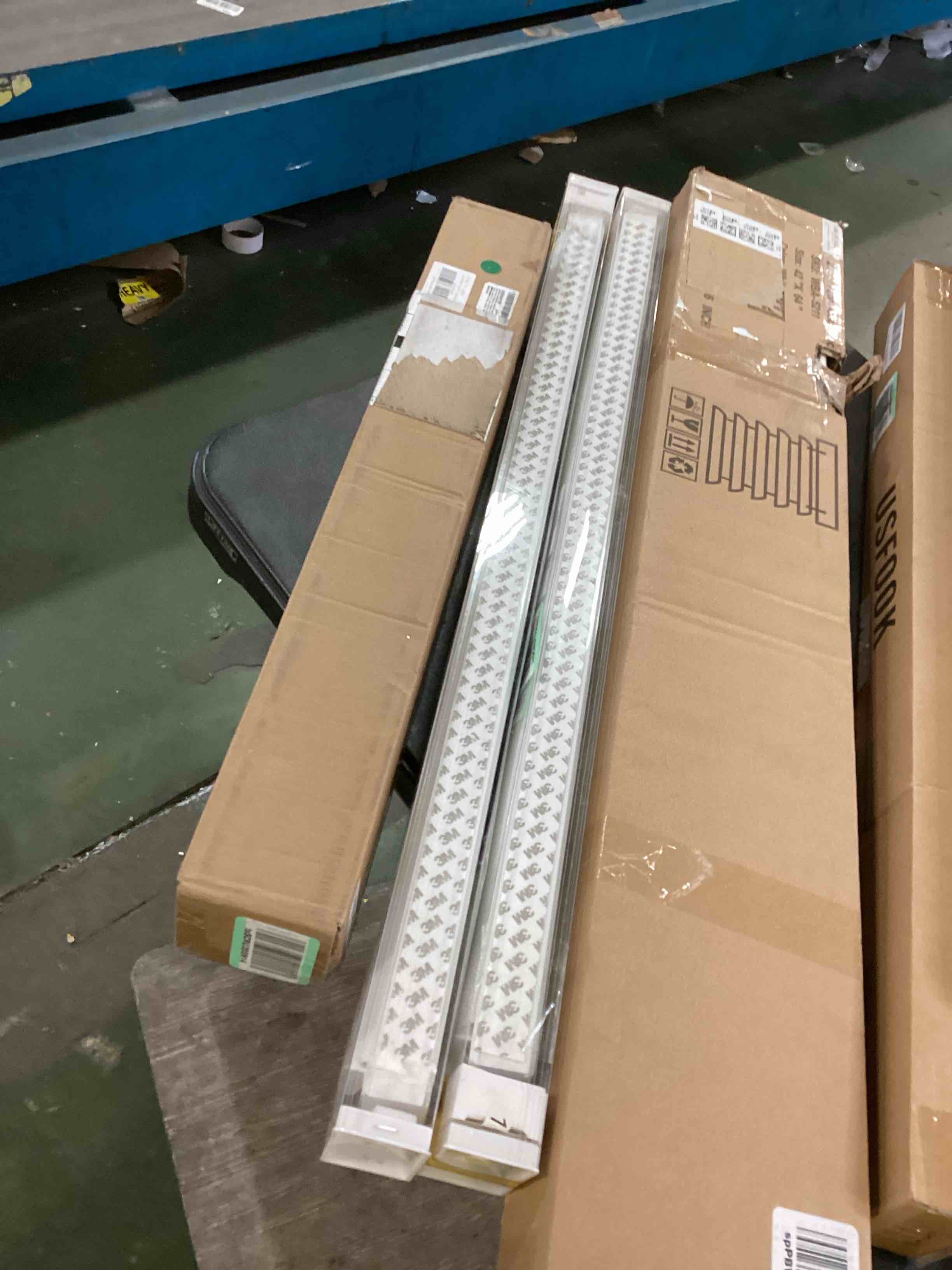https://s3.amazonaws.com/lotting-images-prod/bidfta/BLU6248839_1714074088280.jpeg