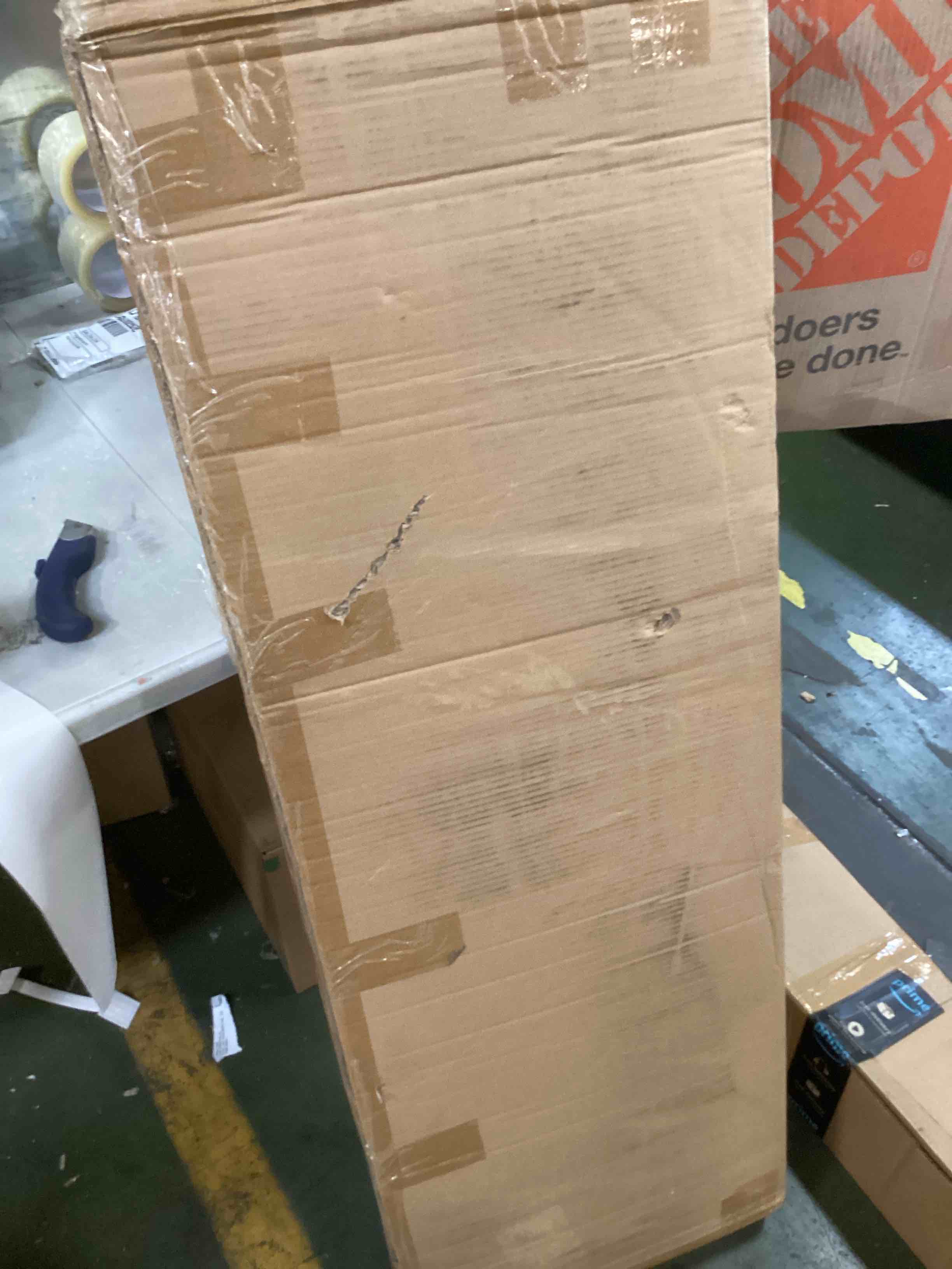 https://s3.amazonaws.com/lotting-images-prod/bidfta/BLU6248873_1714134672136.jpeg