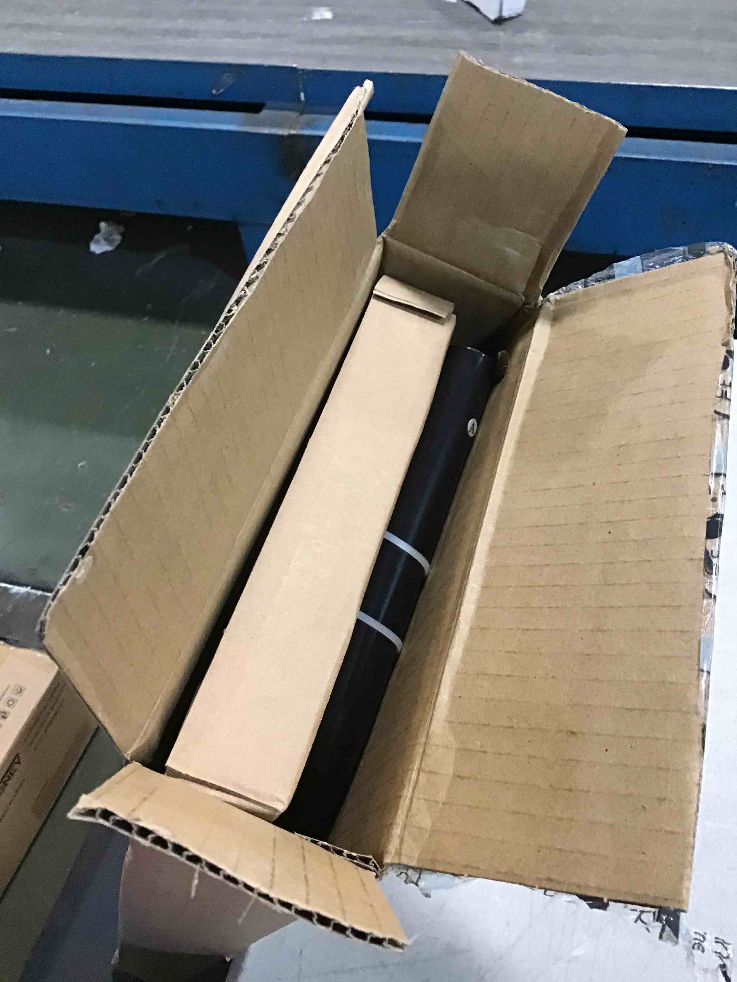 https://s3.amazonaws.com/lotting-images-prod/bidfta/BLU6249233_1714760267890.jpeg