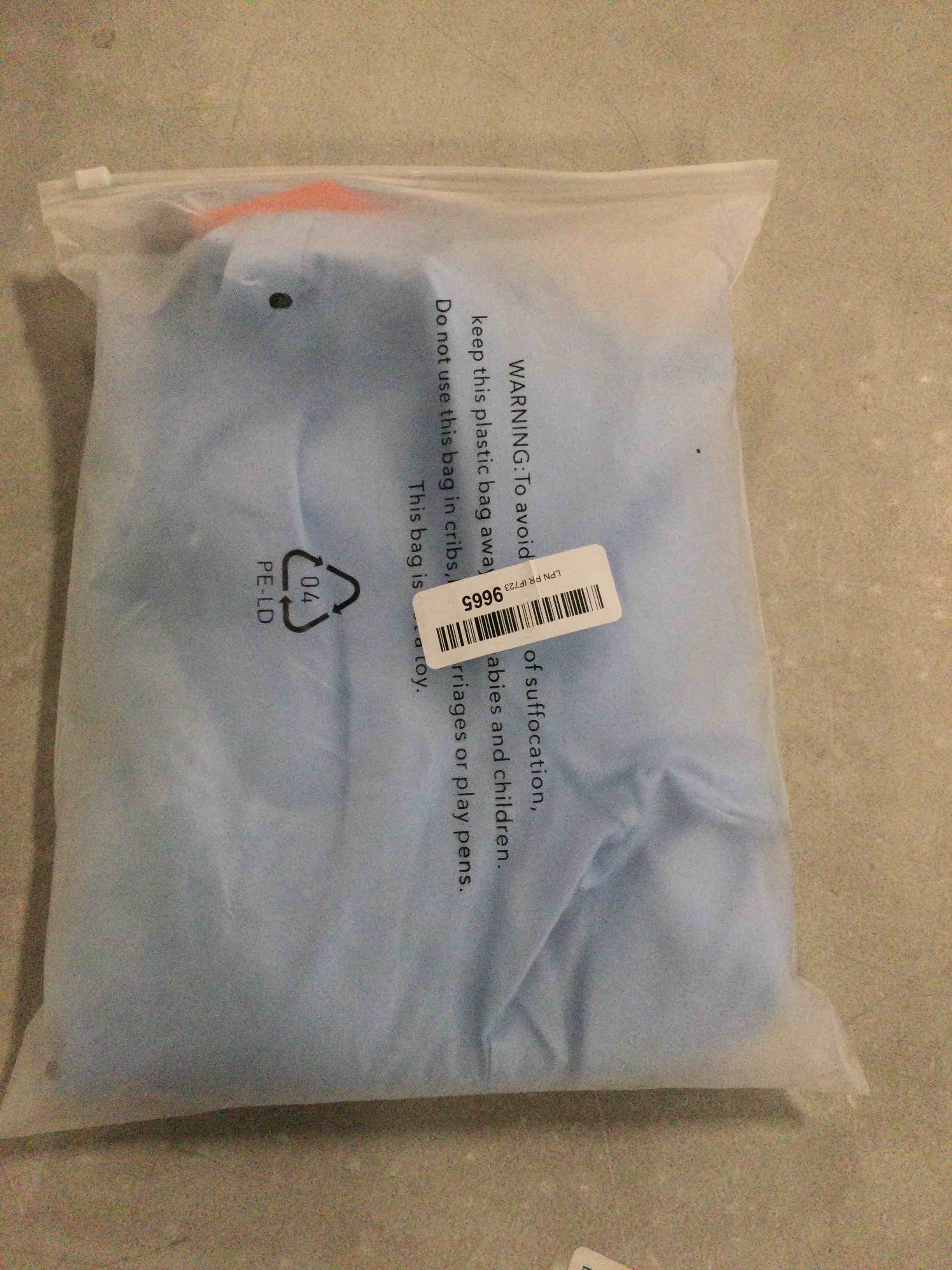 https://s3.amazonaws.com/lotting-images-prod/bidfta/BLU6250058_1714389102778.jpeg