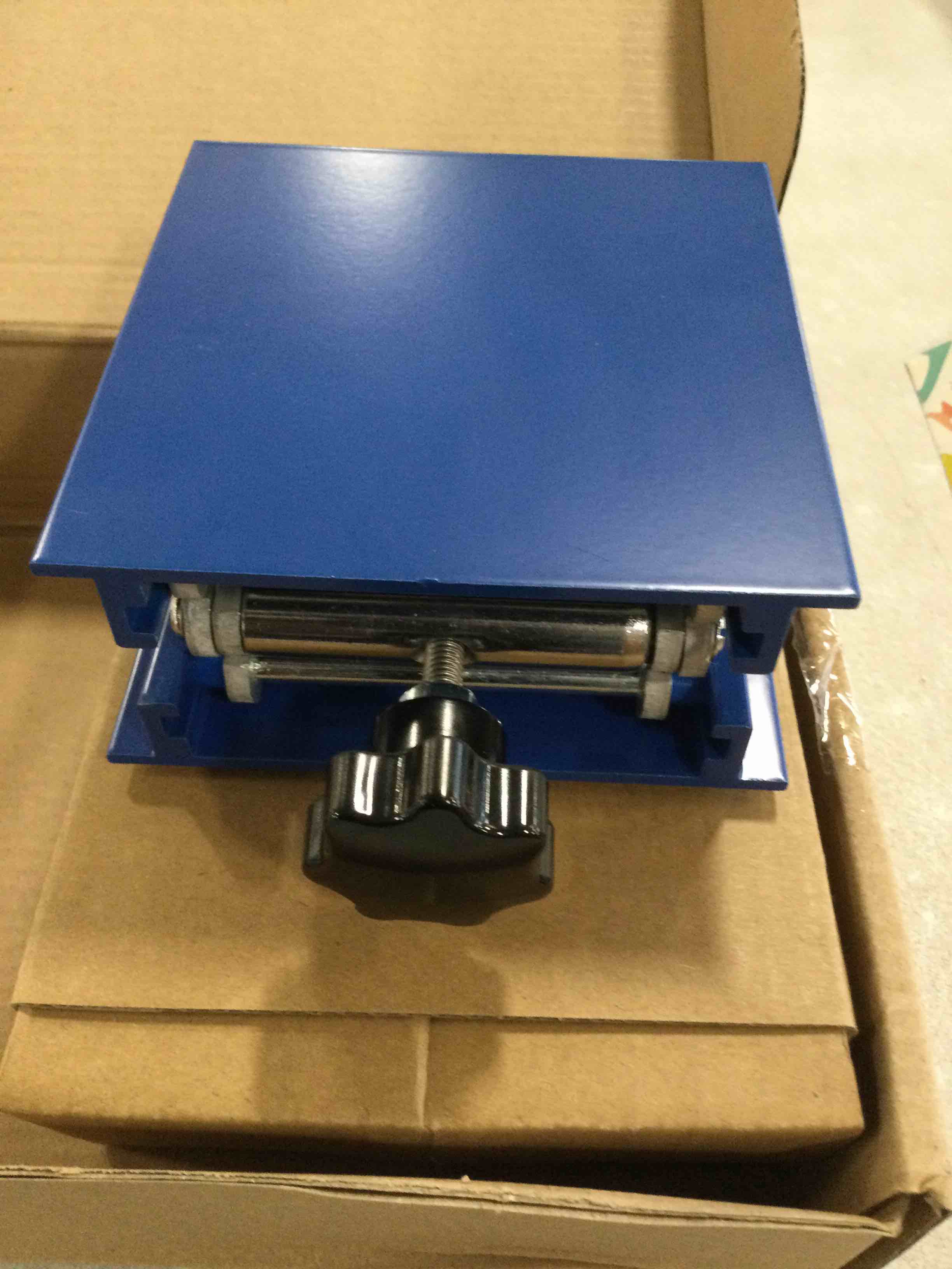 https://s3.amazonaws.com/lotting-images-prod/bidfta/BLU6250065_1714389620457.jpeg