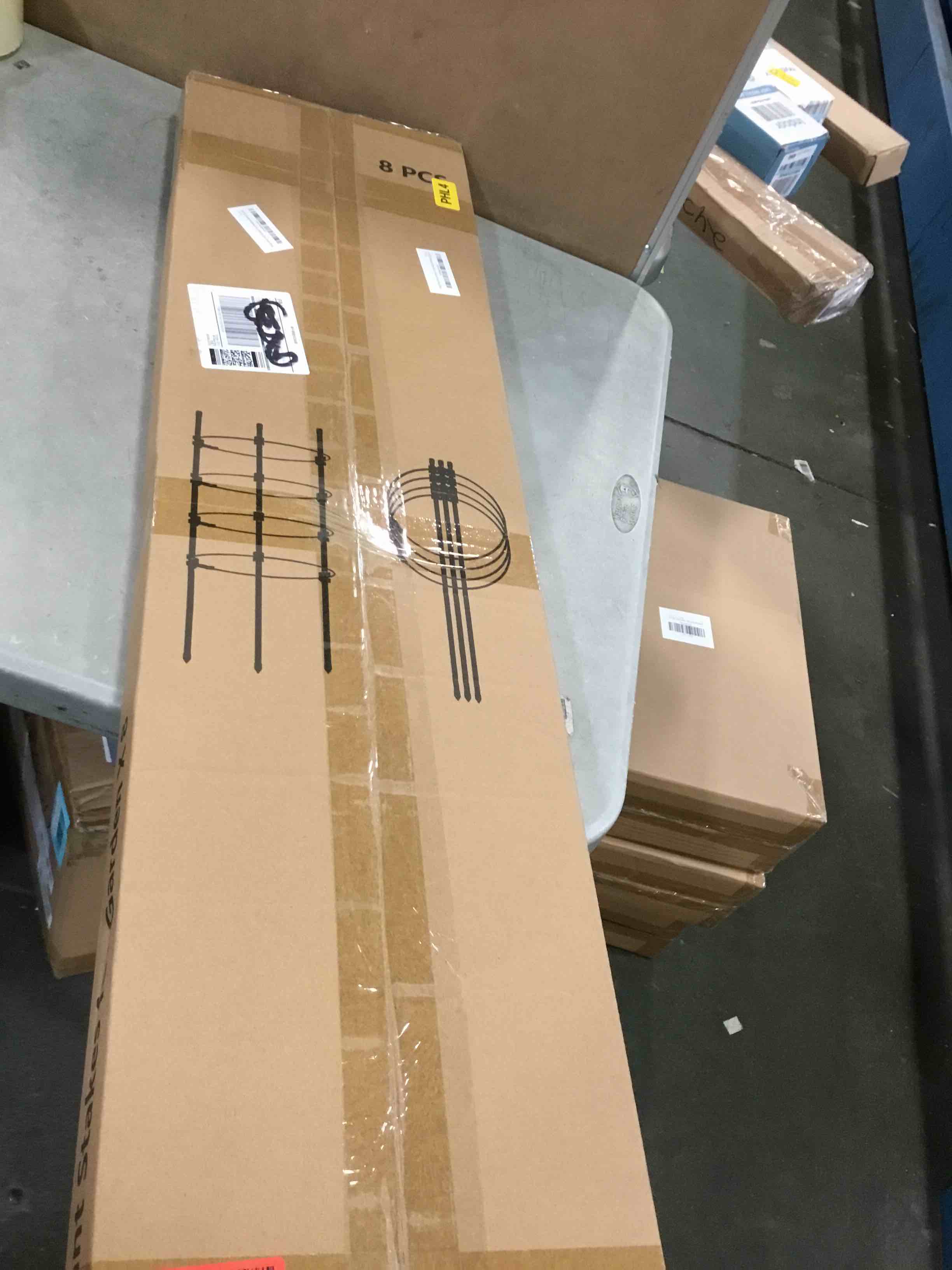 https://s3.amazonaws.com/lotting-images-prod/bidfta/BLU6251213_1713547797572.jpeg