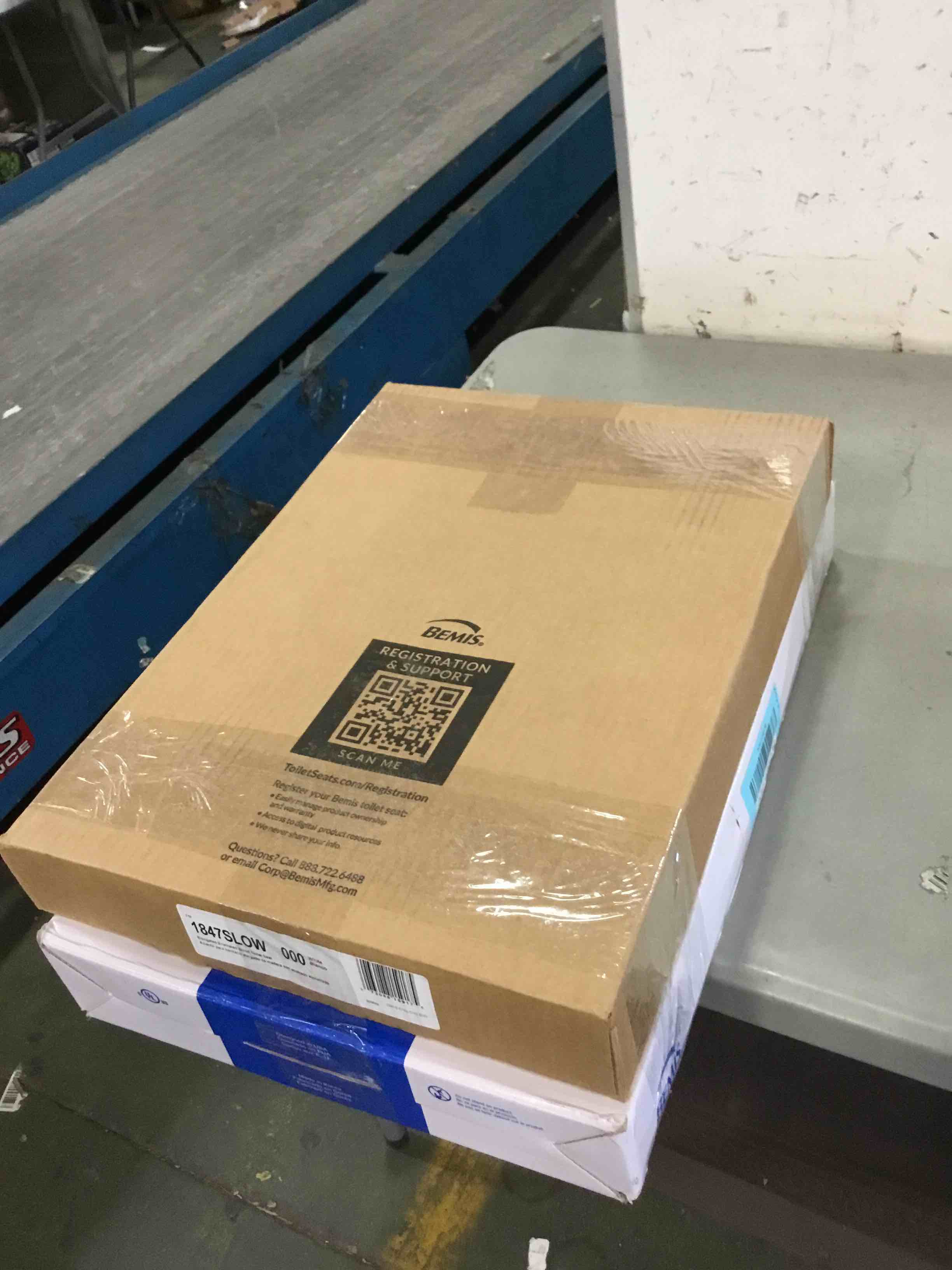 https://s3.amazonaws.com/lotting-images-prod/bidfta/BLU6251524_1713798247303.jpeg