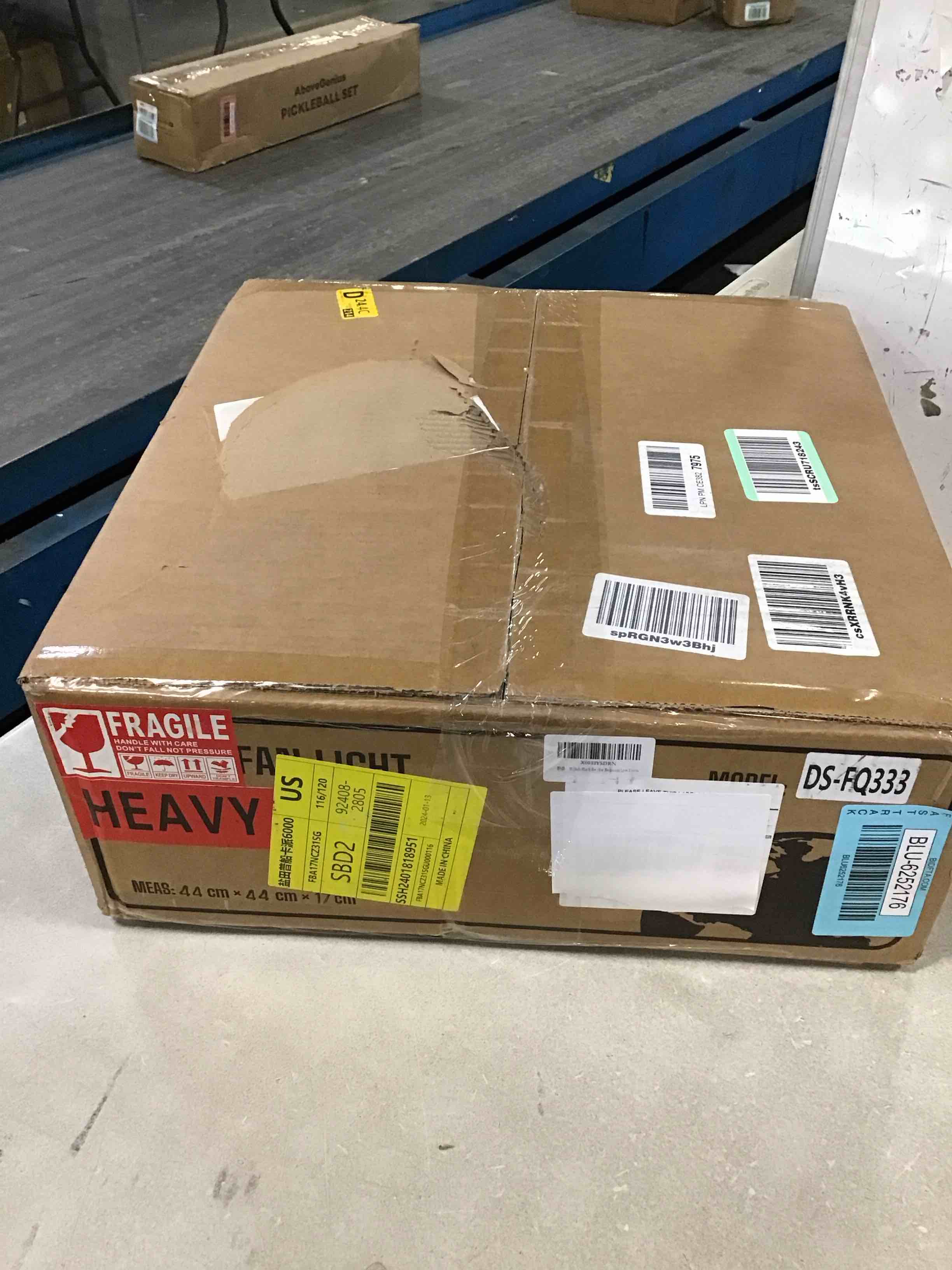 https://s3.amazonaws.com/lotting-images-prod/bidfta/BLU6252176_1713985491398.jpeg