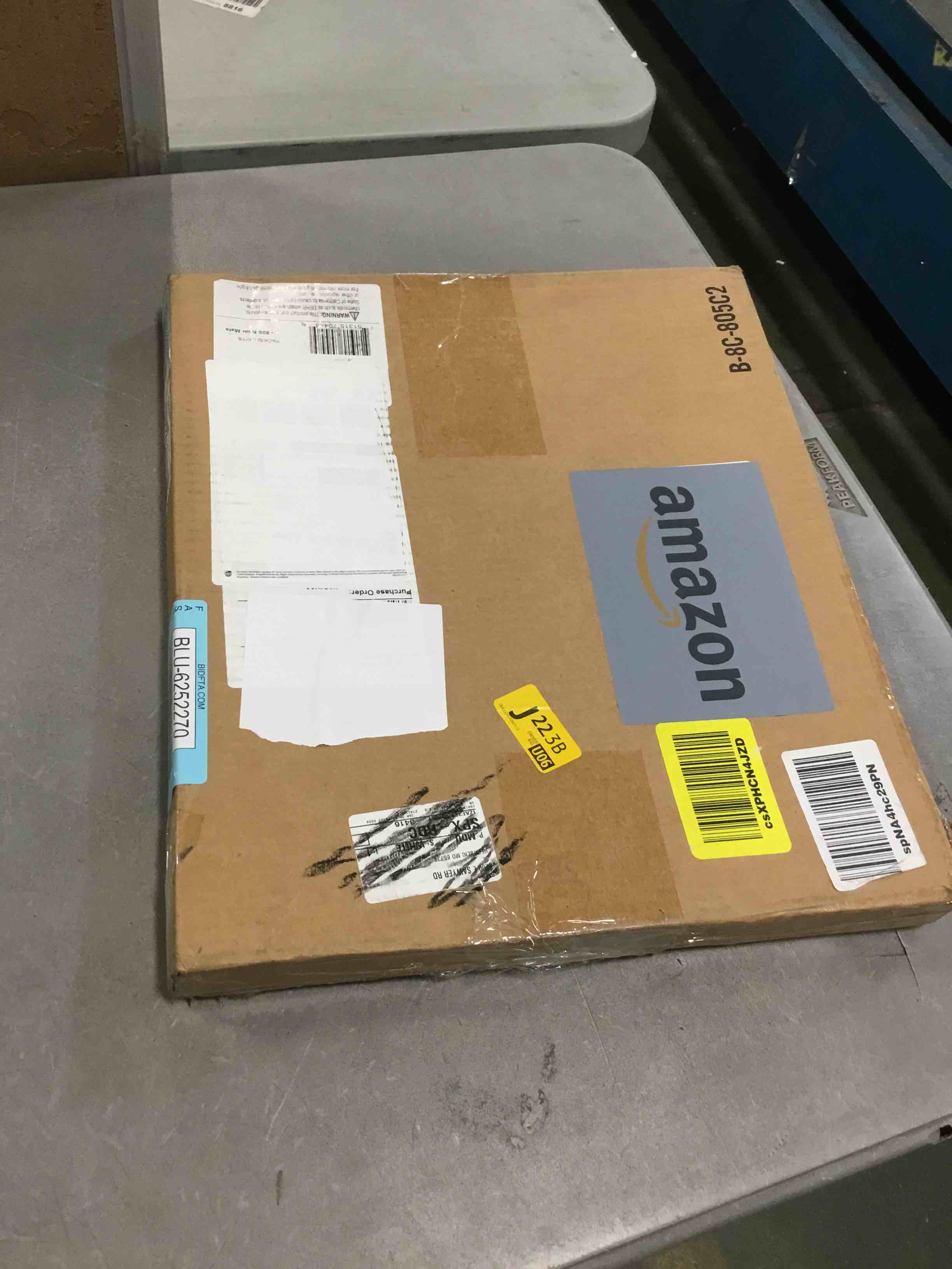 https://s3.amazonaws.com/lotting-images-prod/bidfta/BLU6252270_1714050203609.jpeg