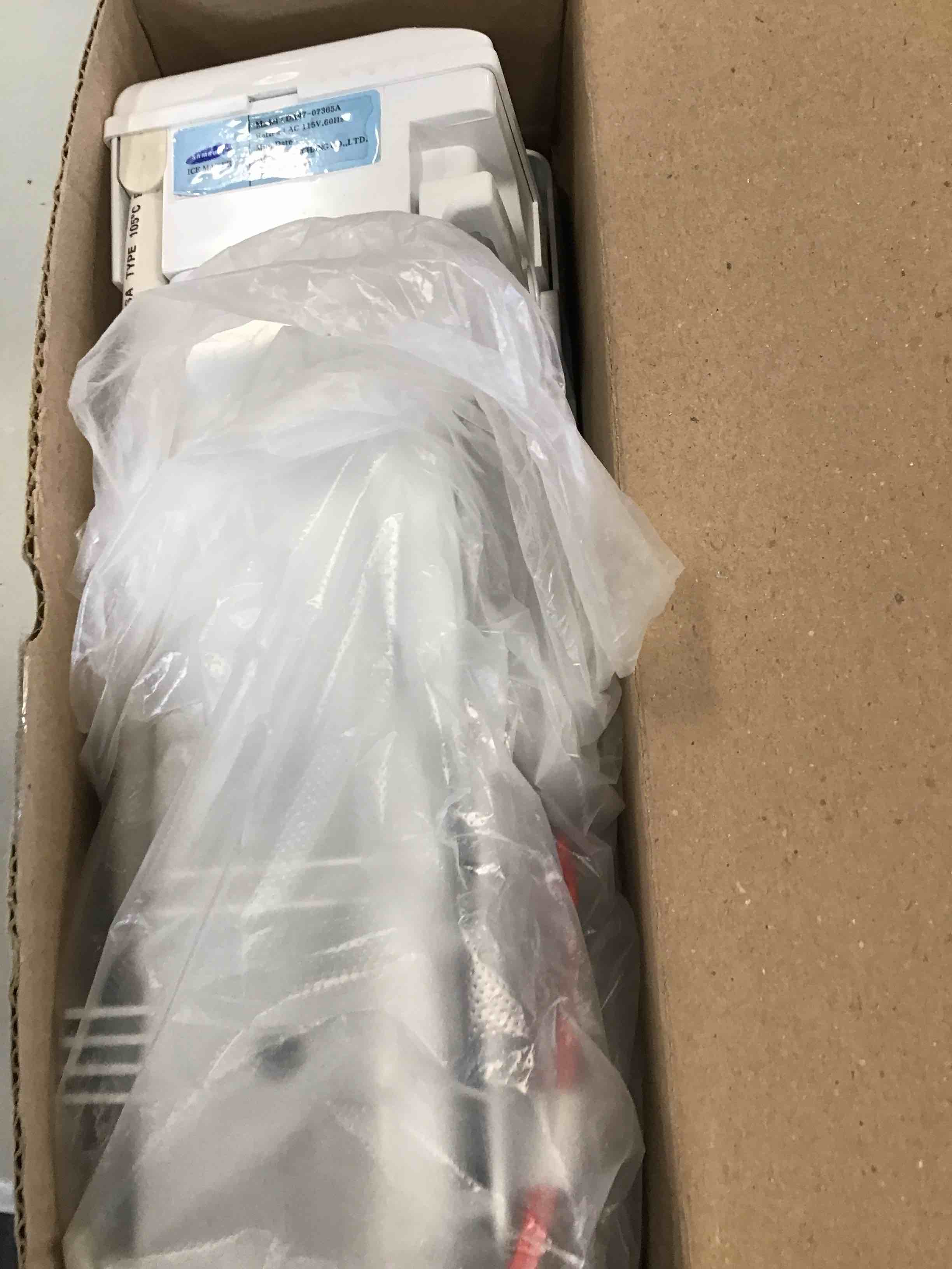 https://s3.amazonaws.com/lotting-images-prod/bidfta/BLU6253127_1713969296774.jpeg