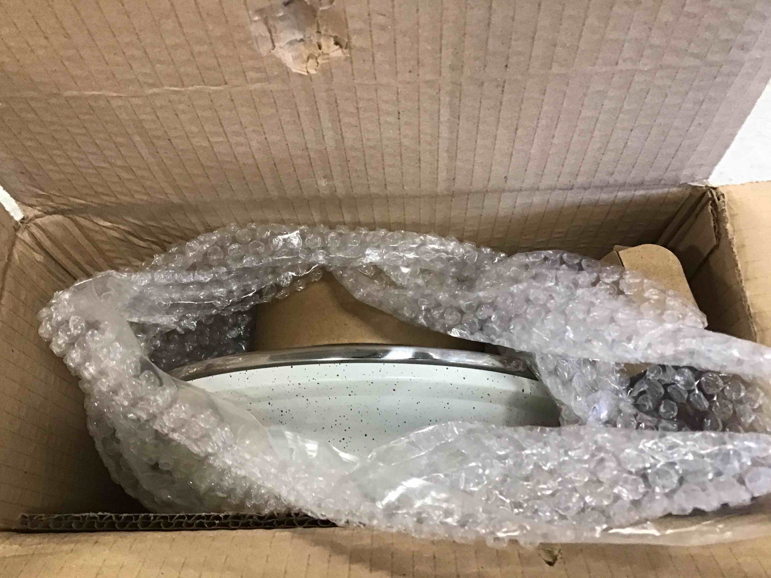 https://s3.amazonaws.com/lotting-images-prod/bidfta/BLU6254295_1714048109712.jpeg