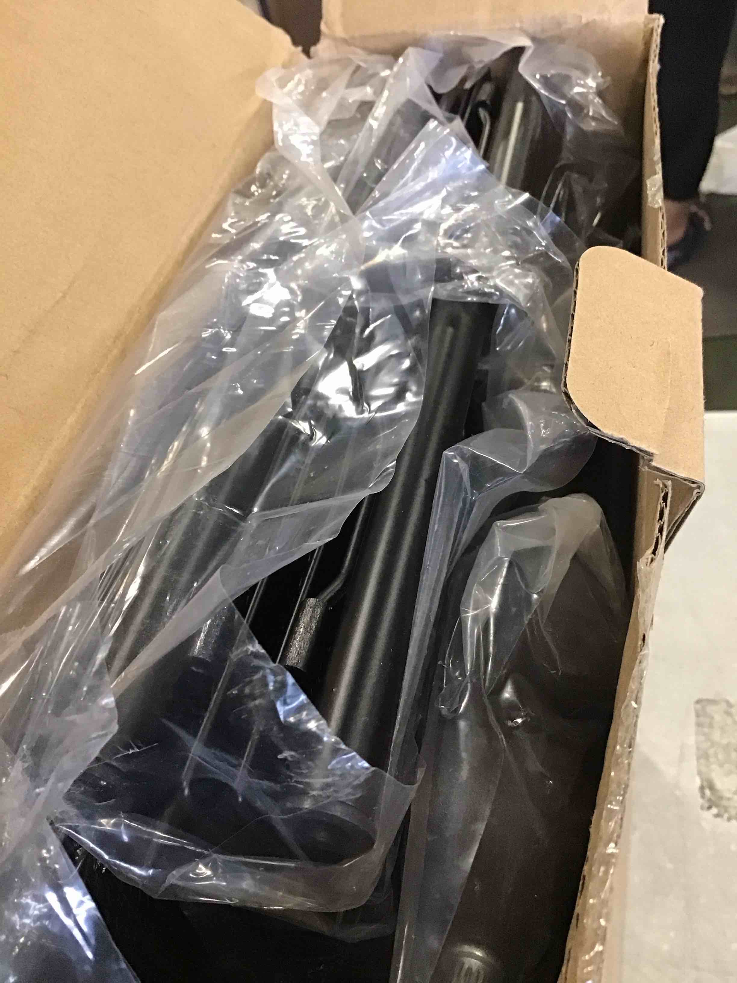 https://s3.amazonaws.com/lotting-images-prod/bidfta/BLU6254825_1714141938506.jpeg