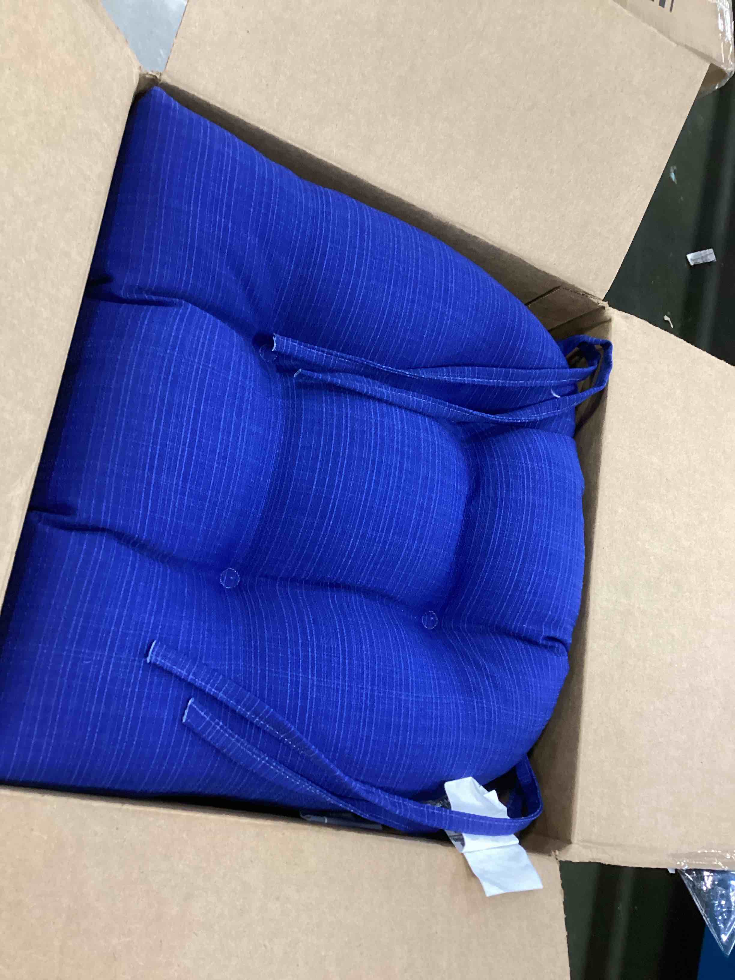 https://s3.amazonaws.com/lotting-images-prod/bidfta/BLU6255657_1713297680002.jpeg