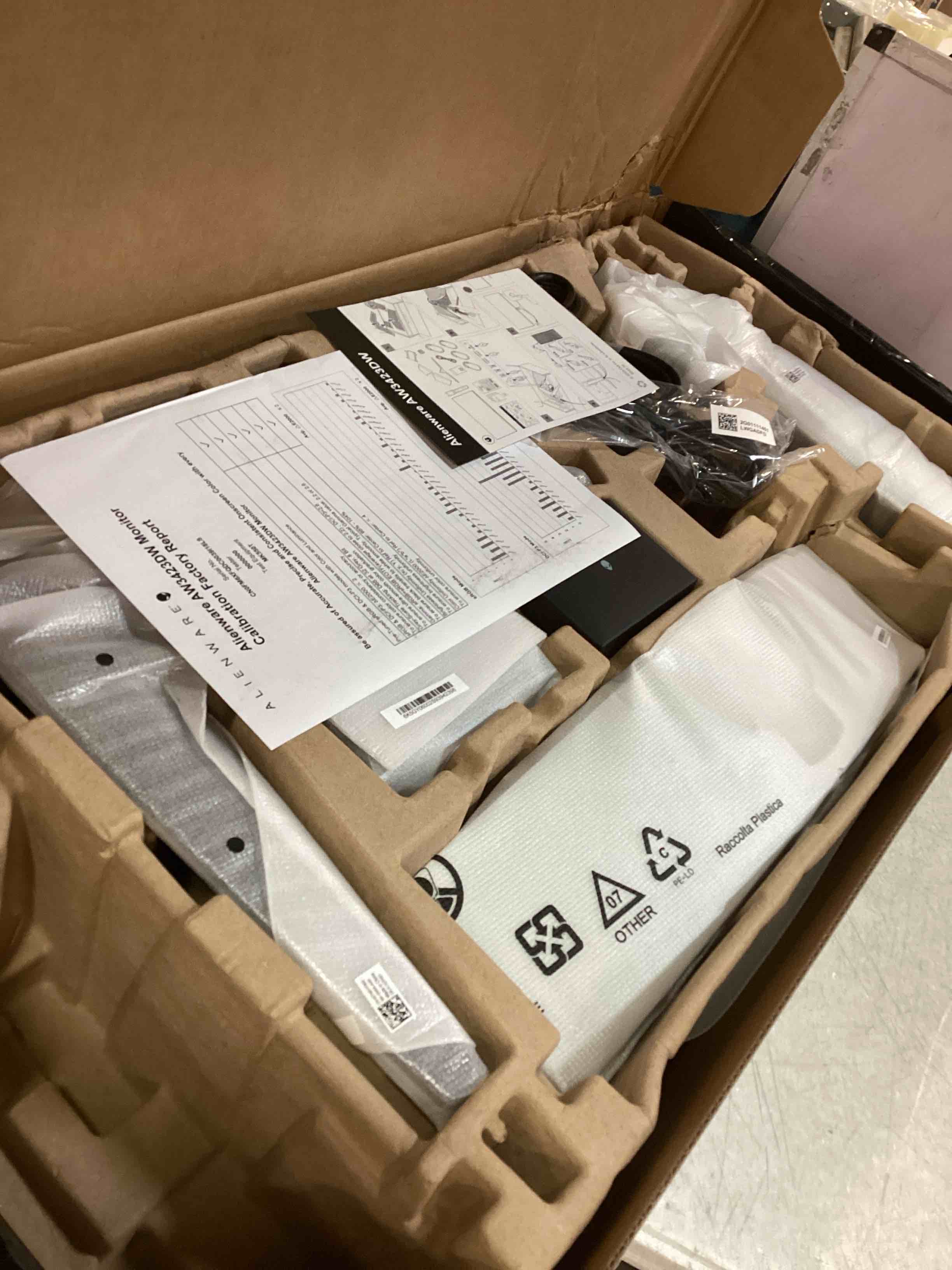 https://s3.amazonaws.com/lotting-images-prod/bidfta/BLU6256528_1713539545253.jpeg