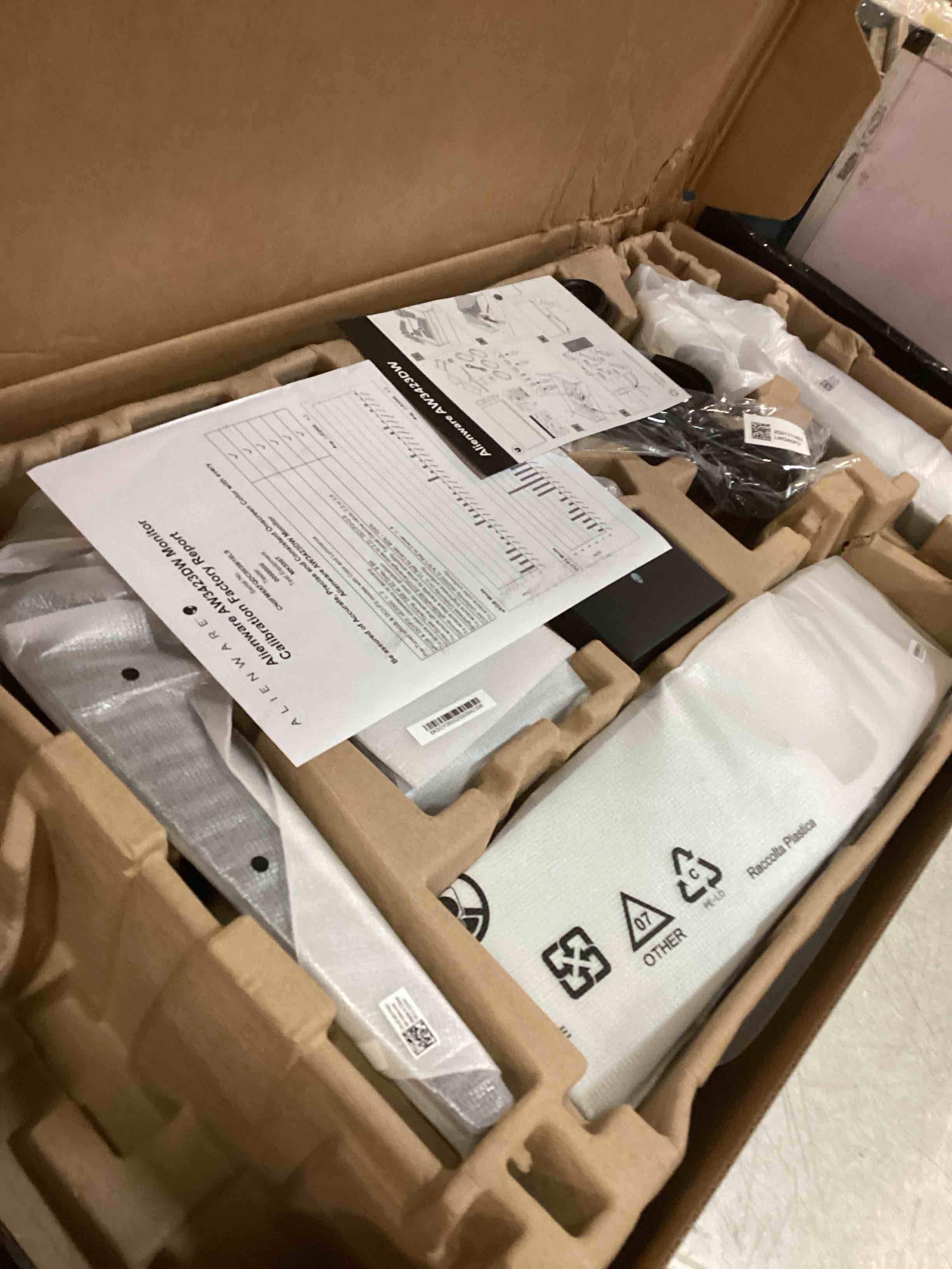 https://s3.amazonaws.com/lotting-images-prod/bidfta/BLU6256528_1713539545966.jpeg