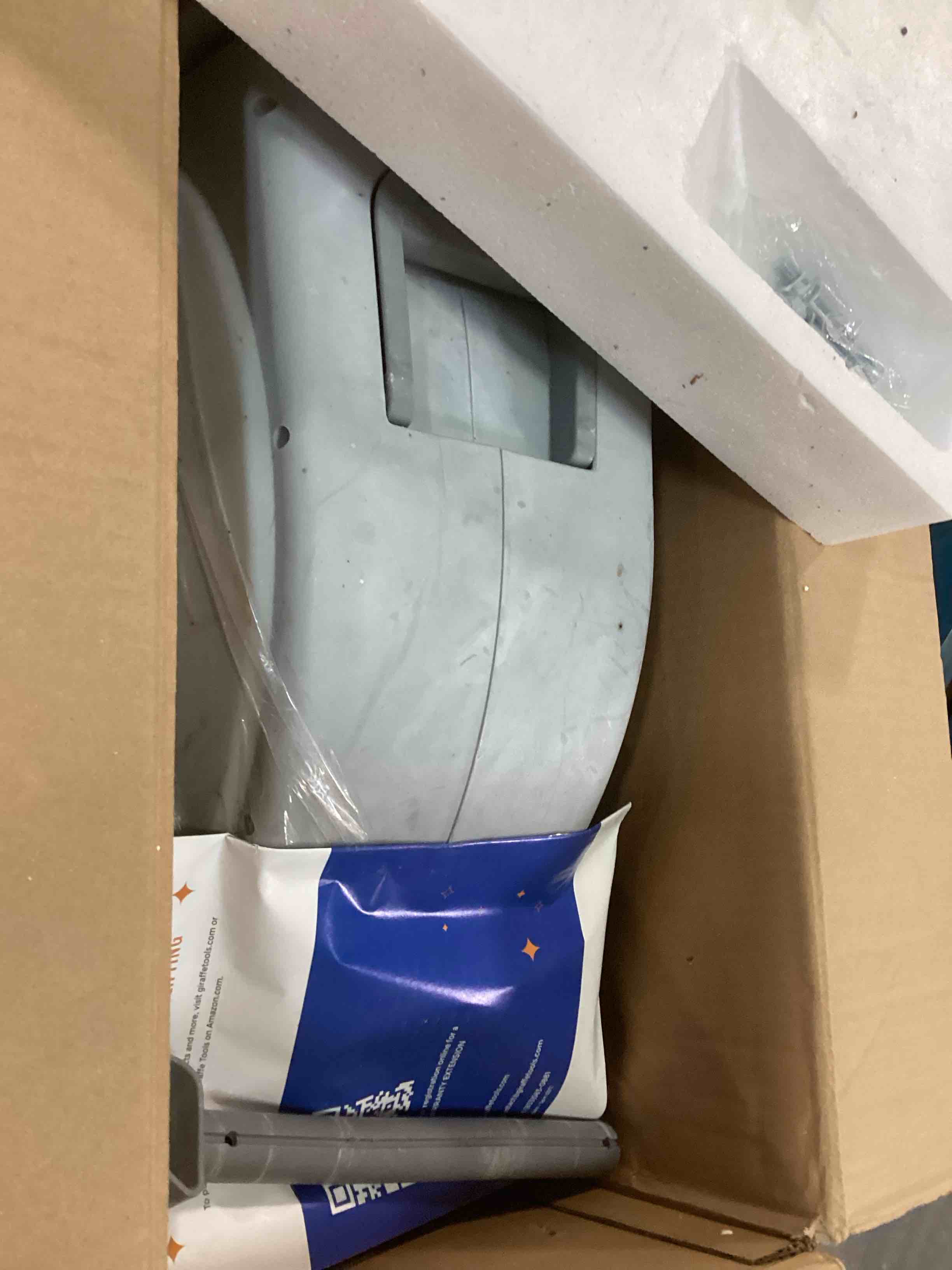 https://s3.amazonaws.com/lotting-images-prod/bidfta/BLU6256878_1713799174527.jpeg