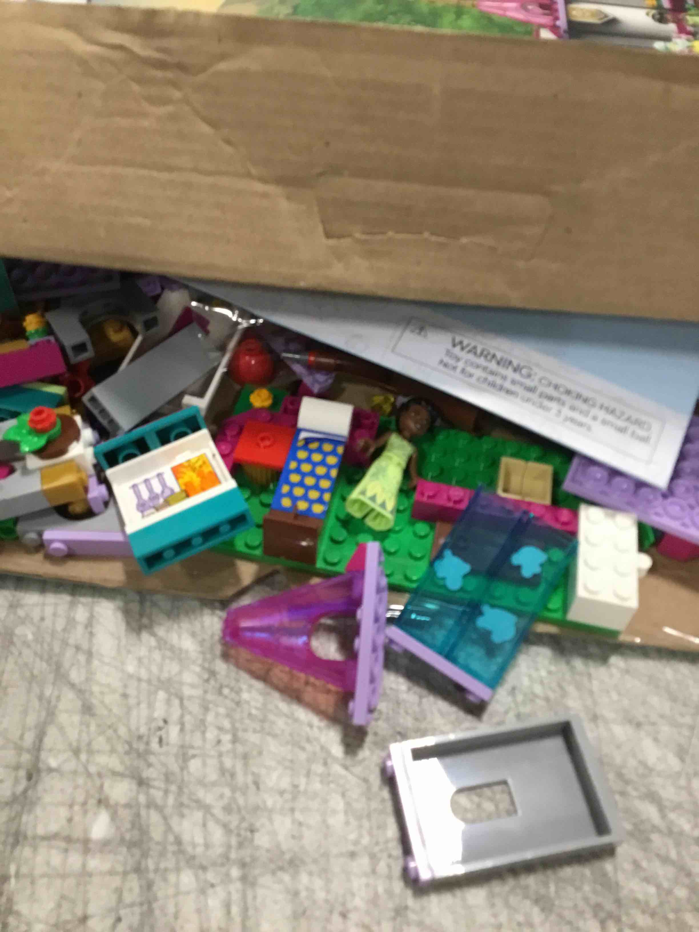 https://s3.amazonaws.com/lotting-images-prod/bidfta/BLU6257369_1713974267608.jpeg
