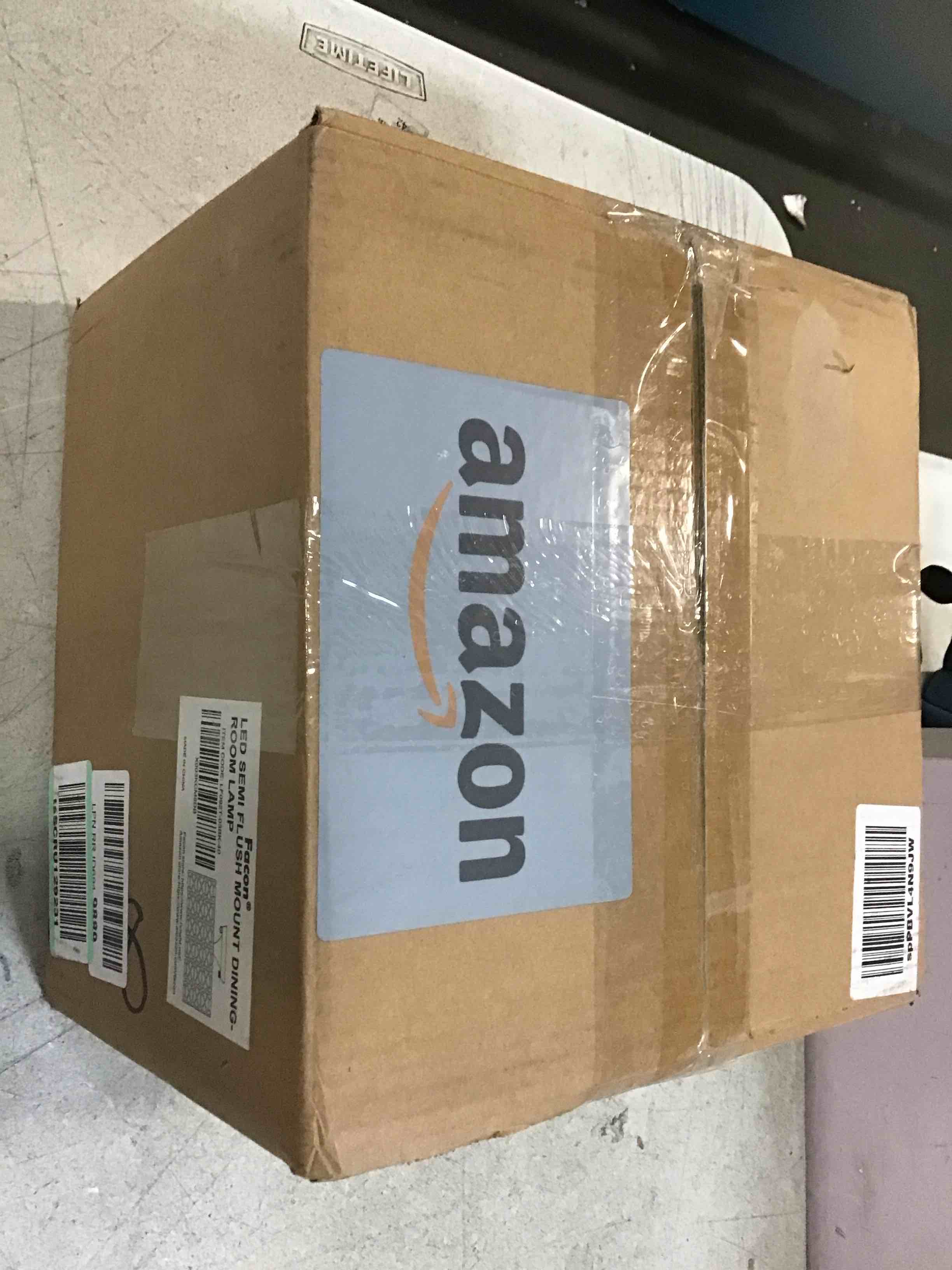 https://s3.amazonaws.com/lotting-images-prod/bidfta/BLU6259112_1714074401839.jpeg
