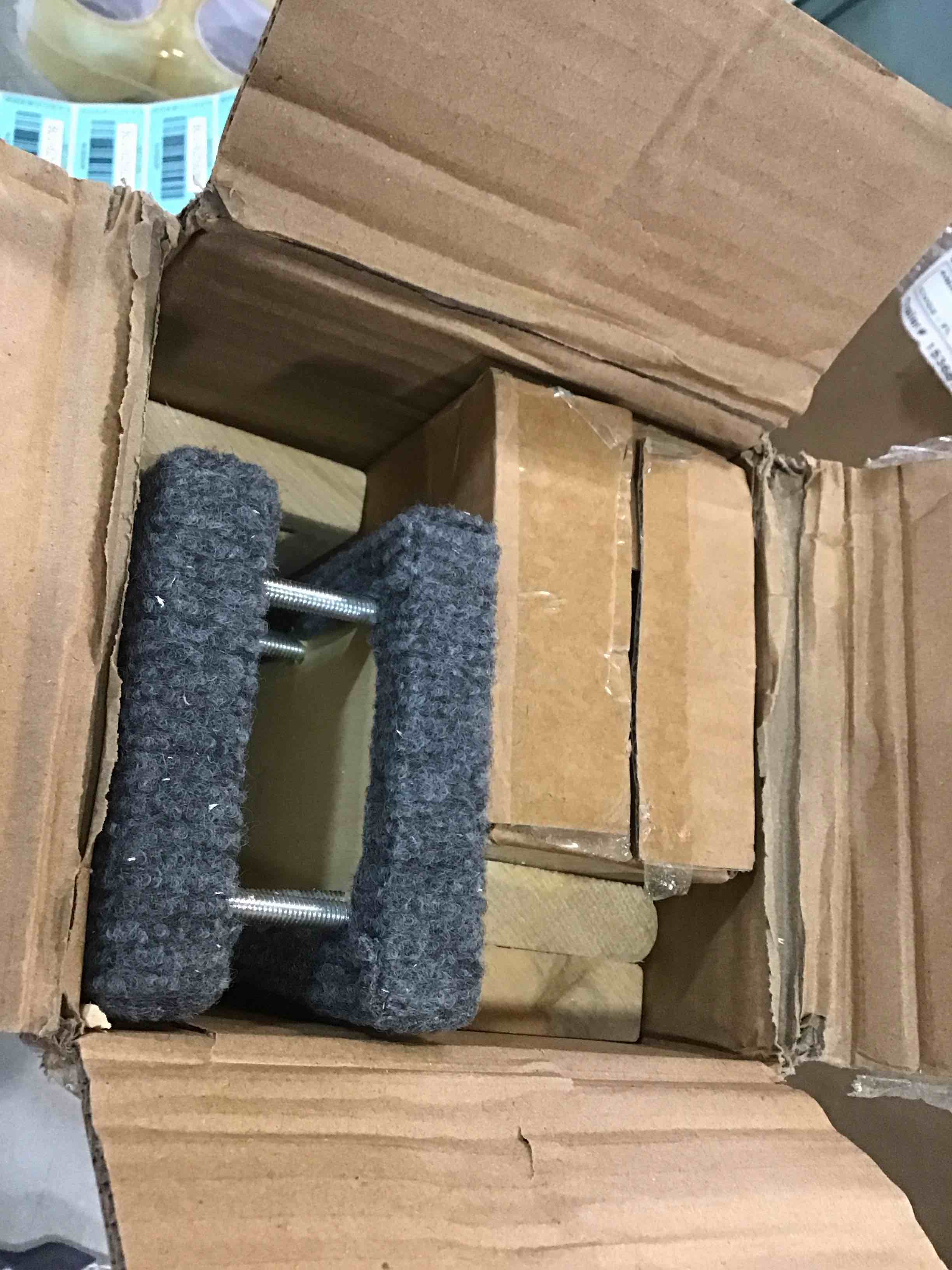 https://s3.amazonaws.com/lotting-images-prod/bidfta/BLU6259255_1714143044508.jpeg
