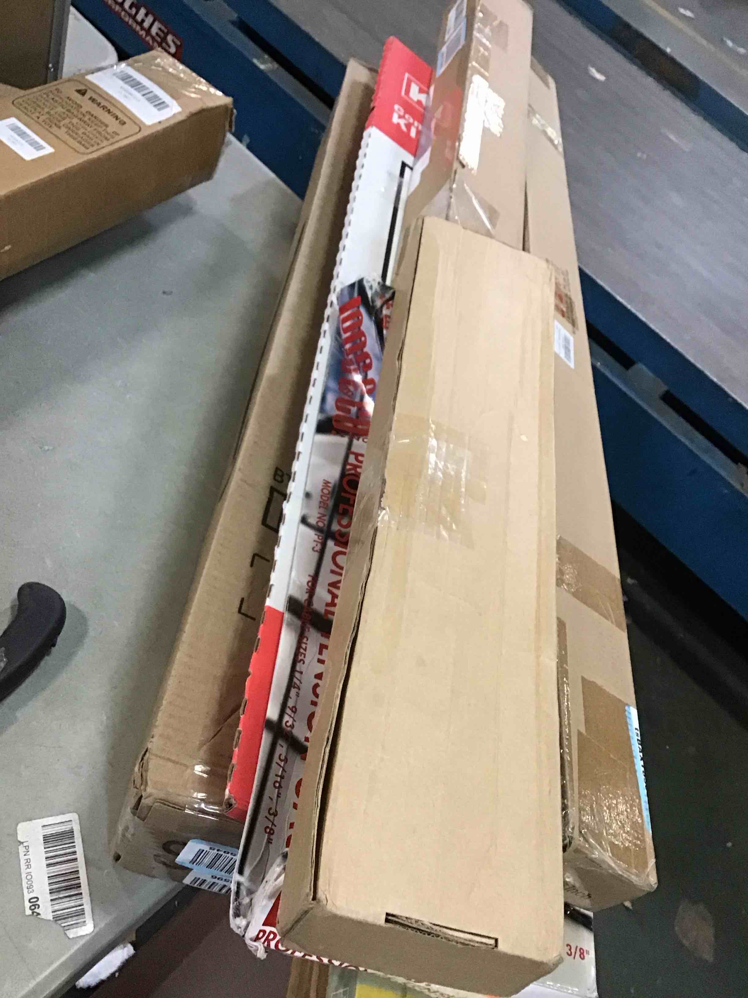 Assorted of  Products for the Maintenance or Decoration of the Home (it can include a variety of sizes and models)