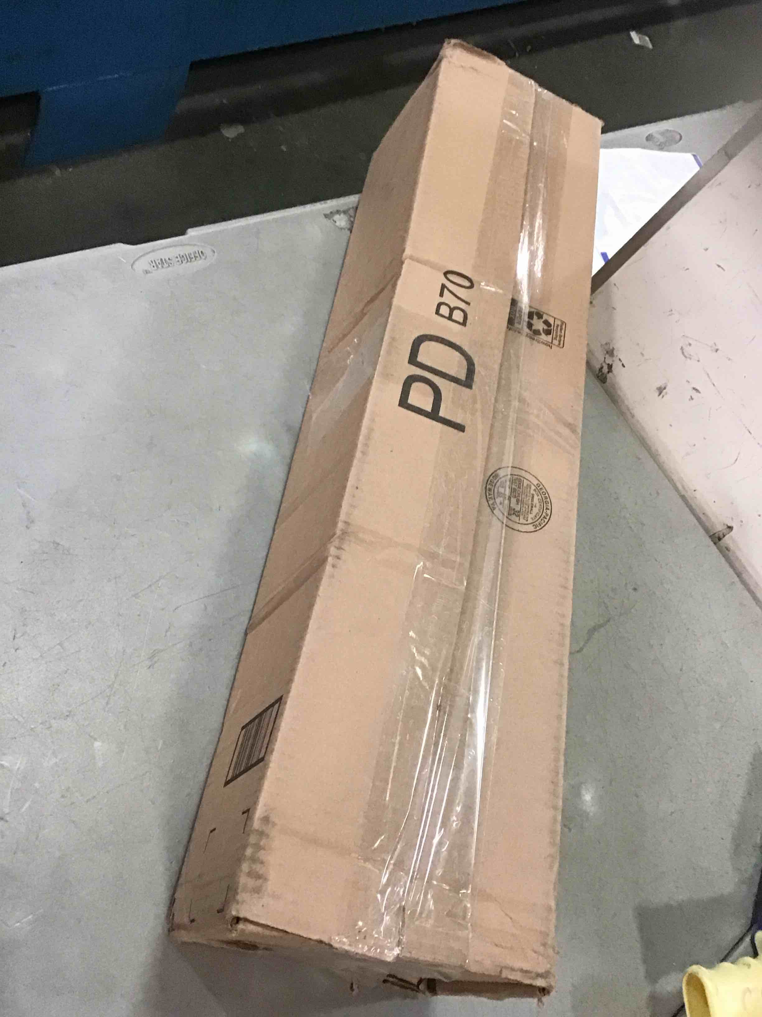https://s3.amazonaws.com/lotting-images-prod/bidfta/BLU6259683_1714400957595.jpeg