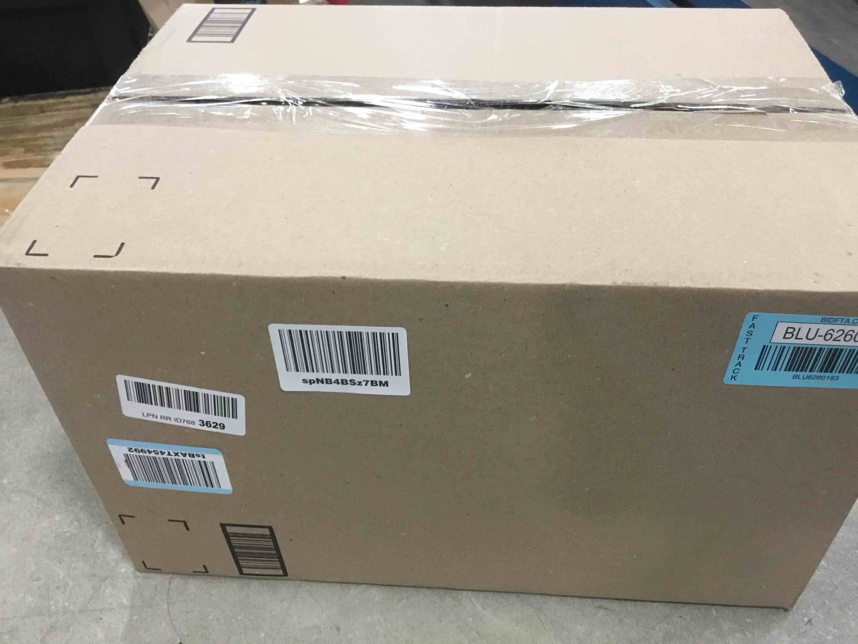 https://s3.amazonaws.com/lotting-images-prod/bidfta/BLU6260183_1715605032310.jpeg