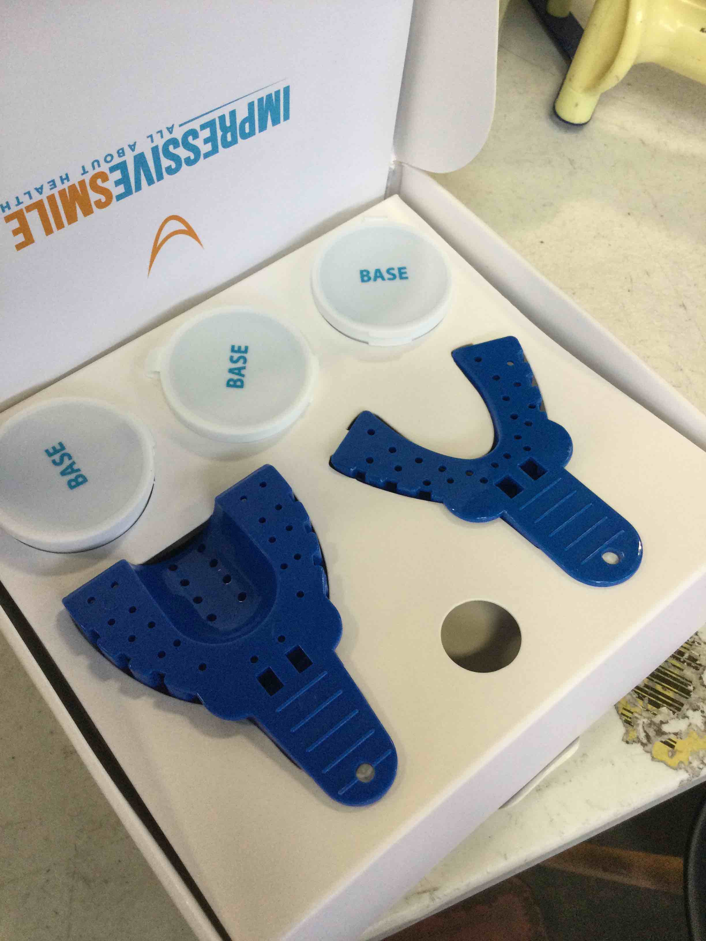 https://s3.amazonaws.com/lotting-images-prod/bidfta/BLU6261755_1715355550735.jpeg