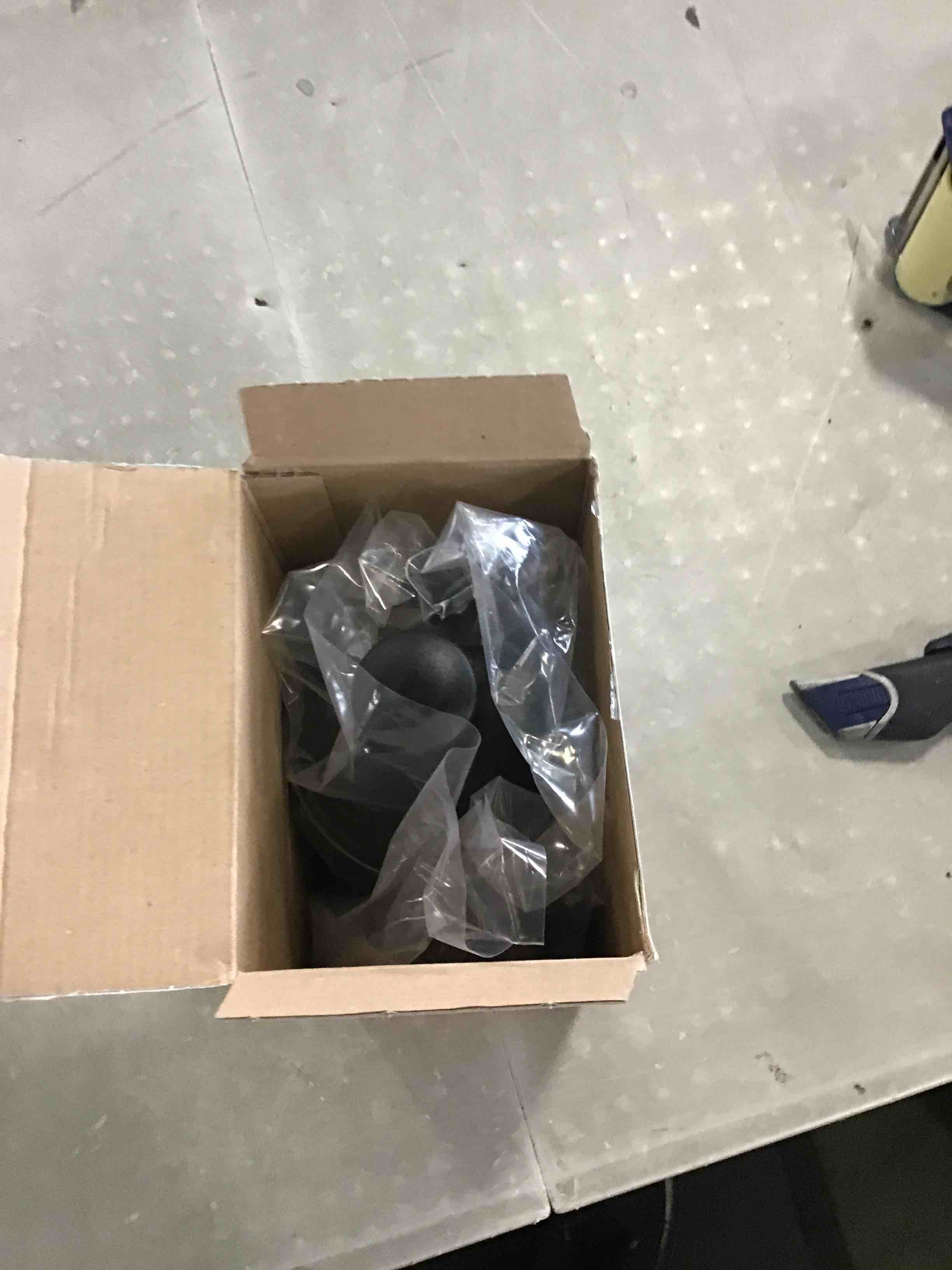 https://s3.amazonaws.com/lotting-images-prod/bidfta/BLU6263039_1715284727759.jpeg