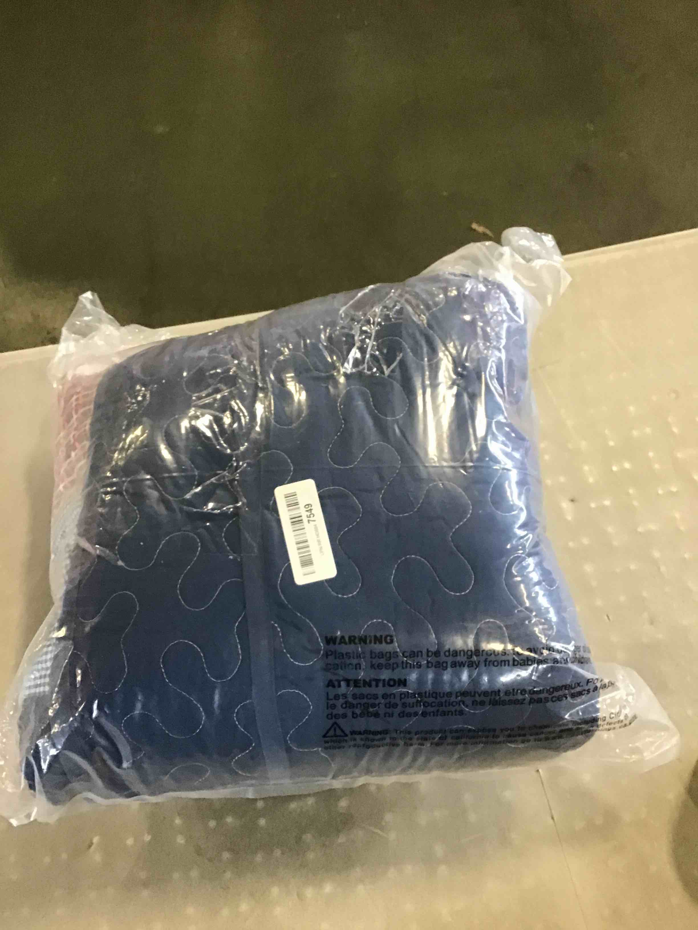 https://s3.amazonaws.com/lotting-images-prod/bidfta/BLU6263555_1715631160592.jpeg