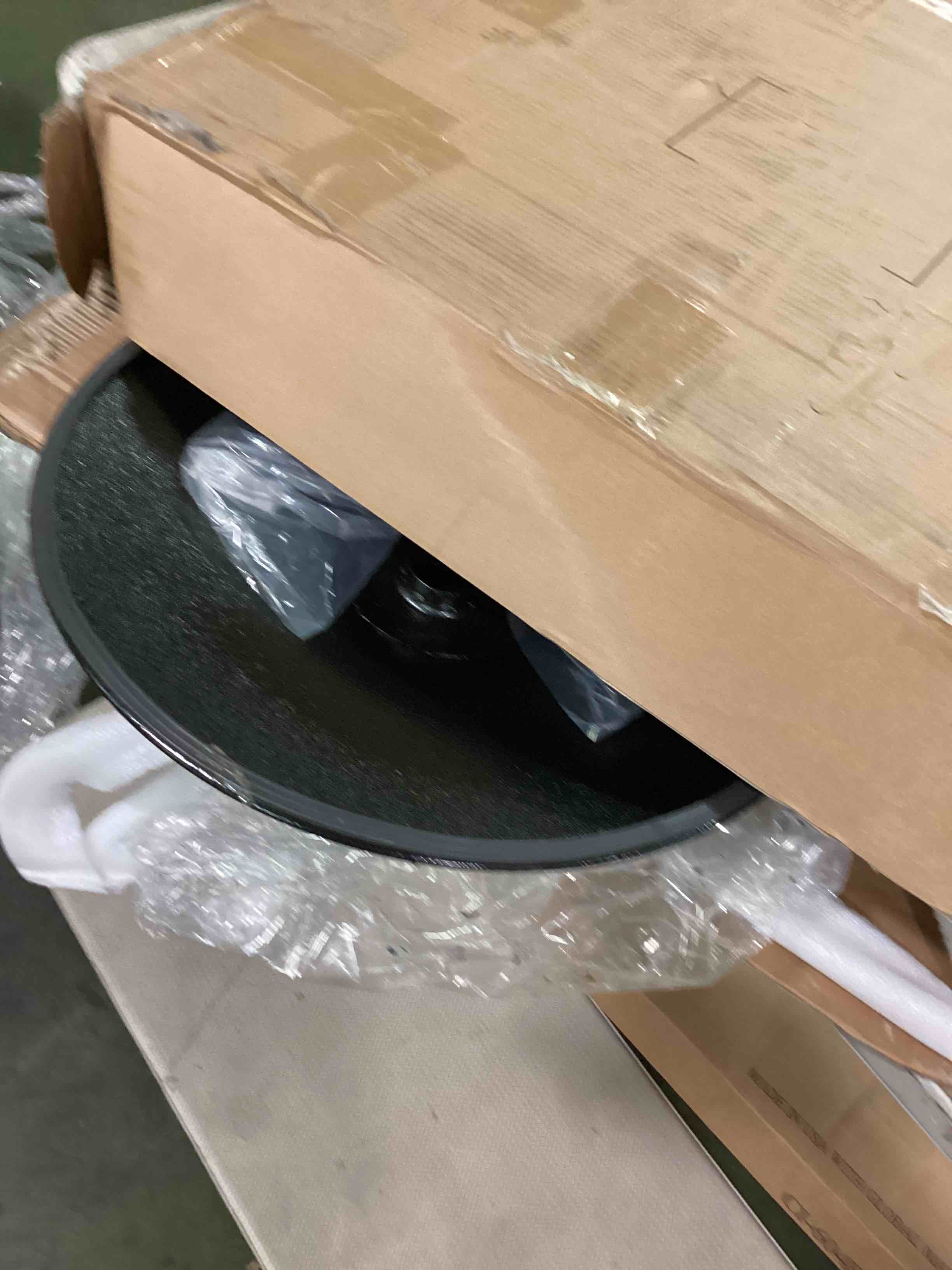https://s3.amazonaws.com/lotting-images-prod/bidfta/BLU6264861_1715282443889.jpeg