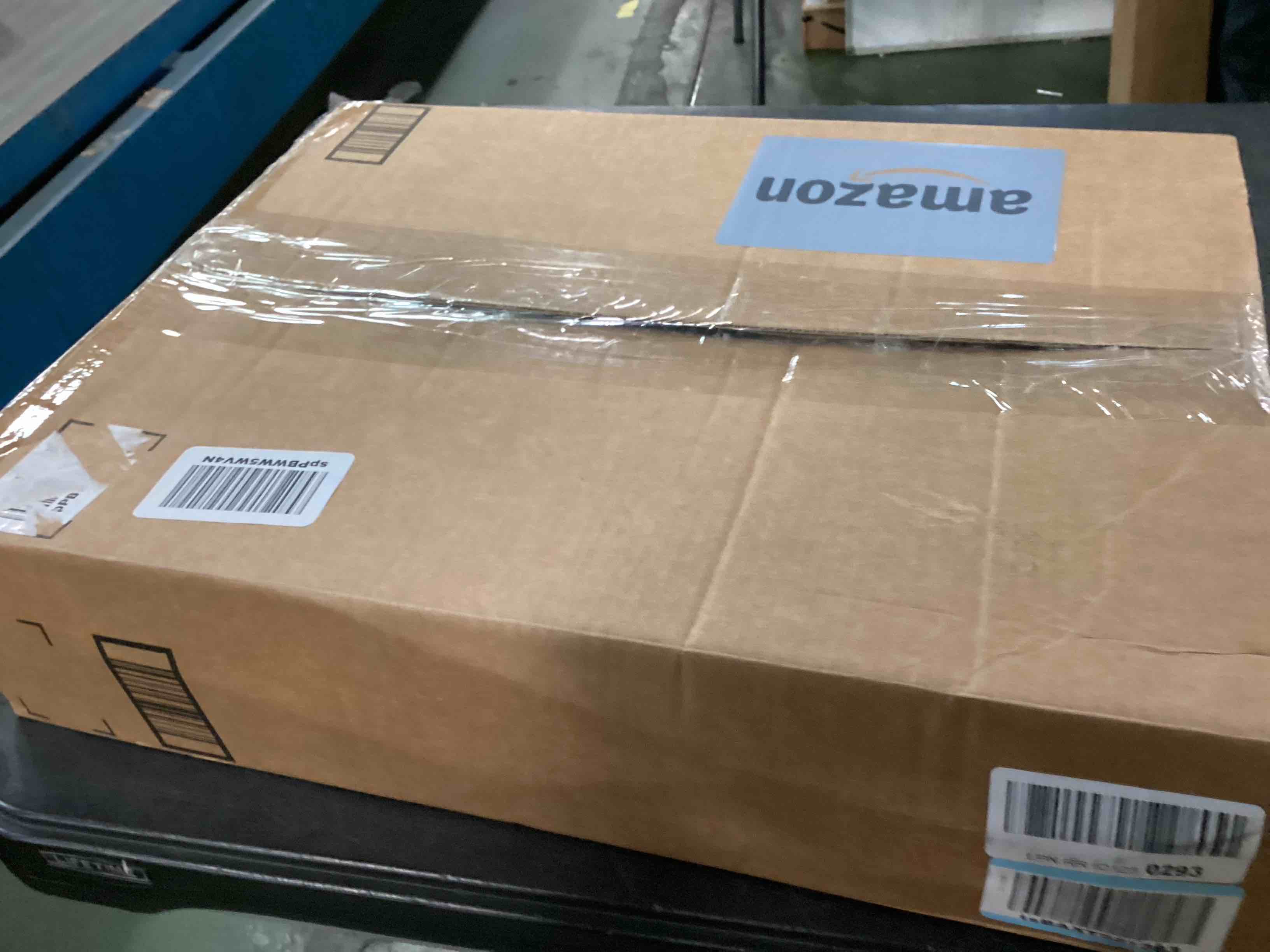 https://s3.amazonaws.com/lotting-images-prod/bidfta/BLU6266252_1715268727124.jpeg
