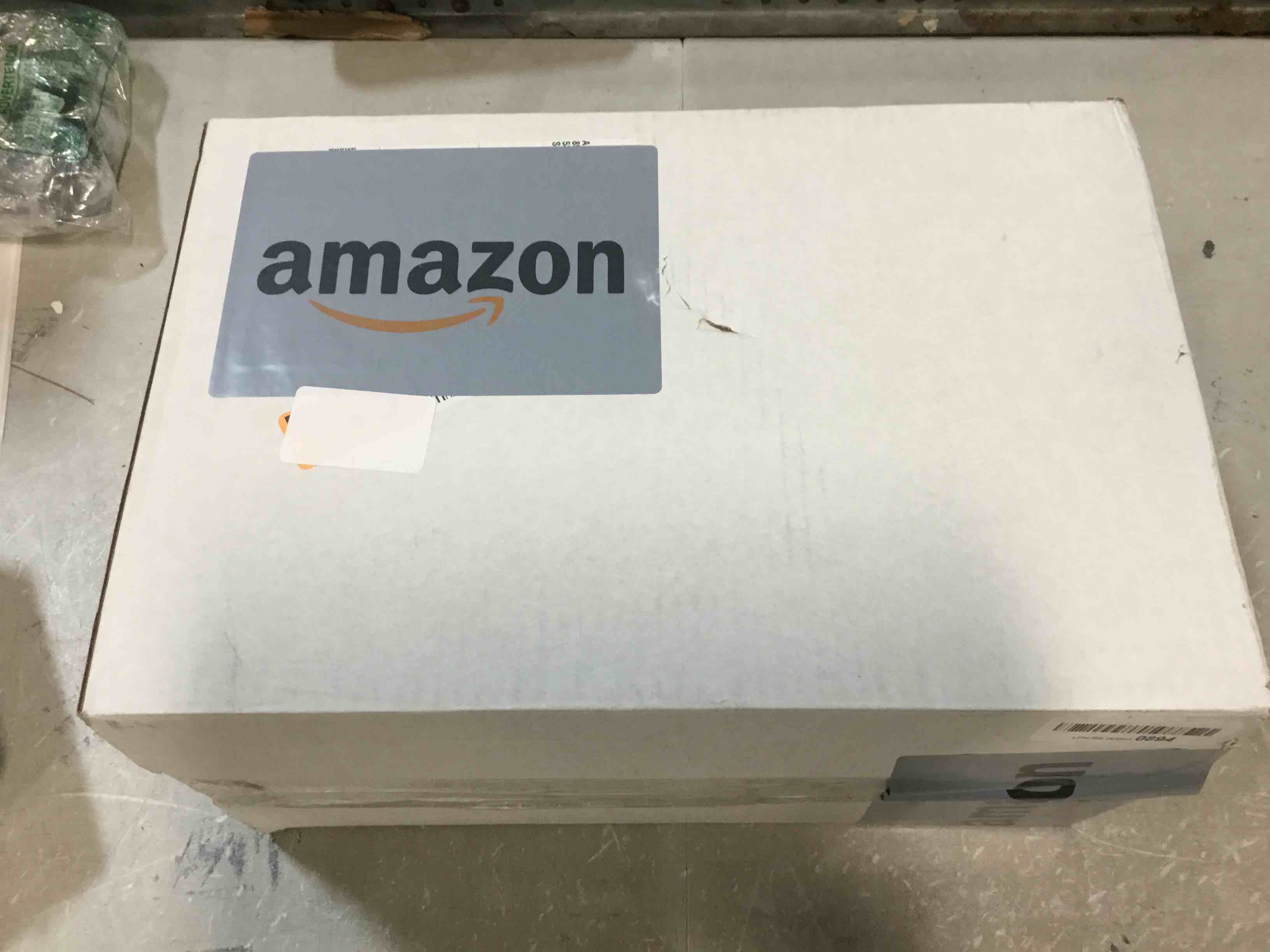 https://s3.amazonaws.com/lotting-images-prod/bidfta/BLU6266674_1715429701383.jpeg