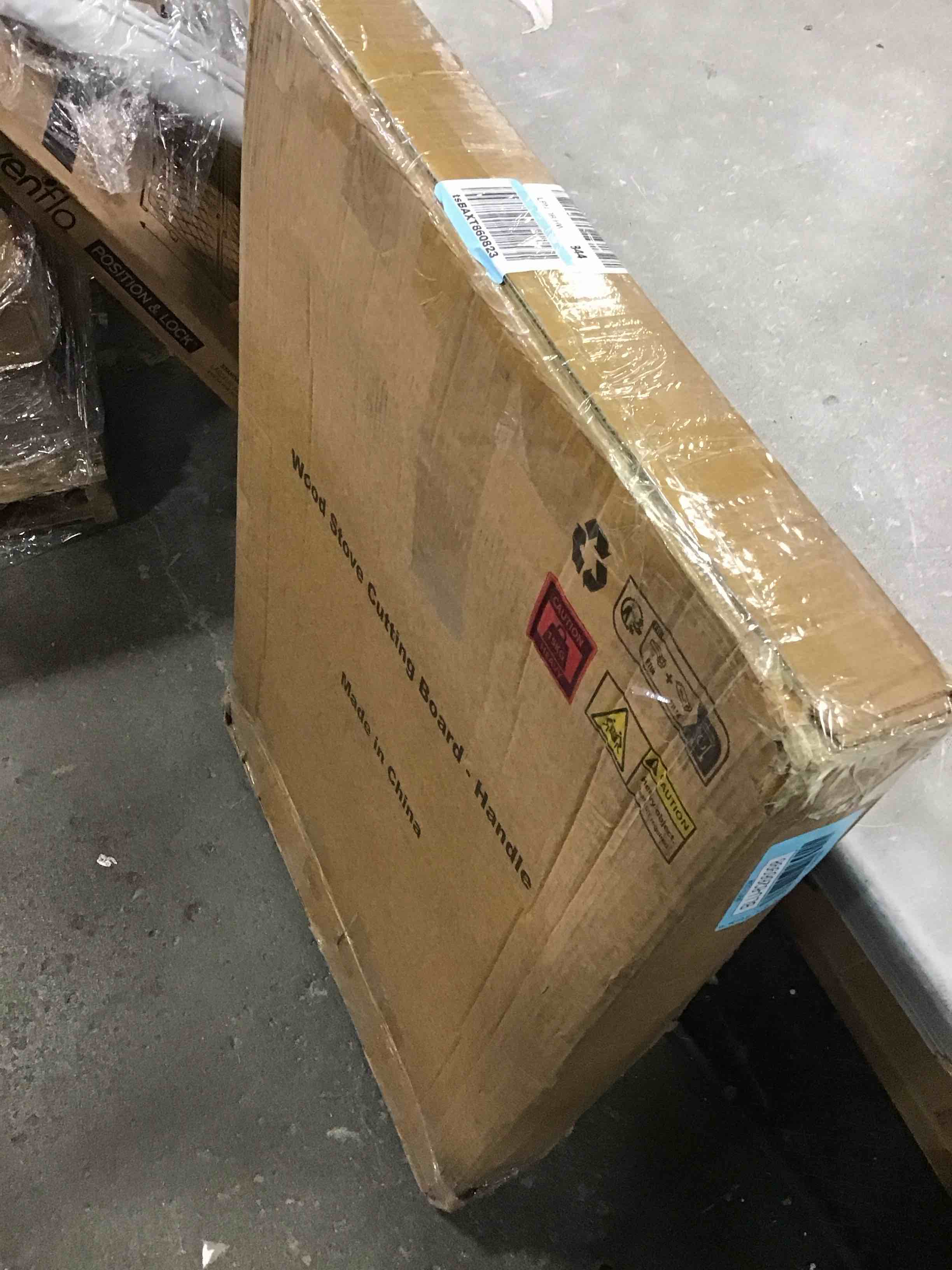 https://s3.amazonaws.com/lotting-images-prod/bidfta/BLU6266998_1715881443609.jpeg
