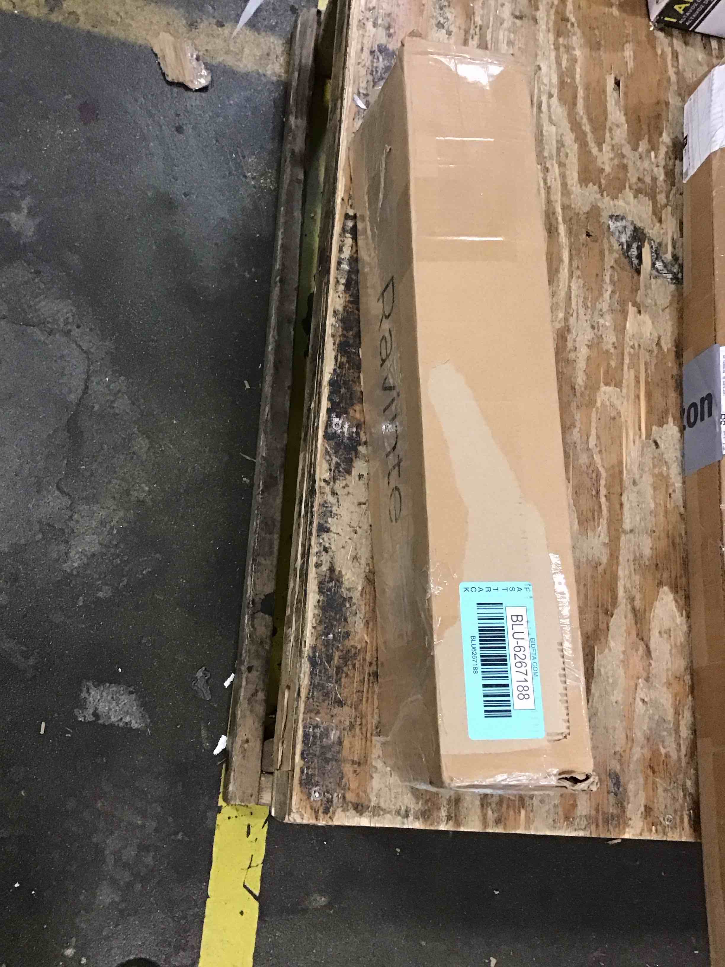 https://s3.amazonaws.com/lotting-images-prod/bidfta/BLU6267188_1715966823969.jpeg