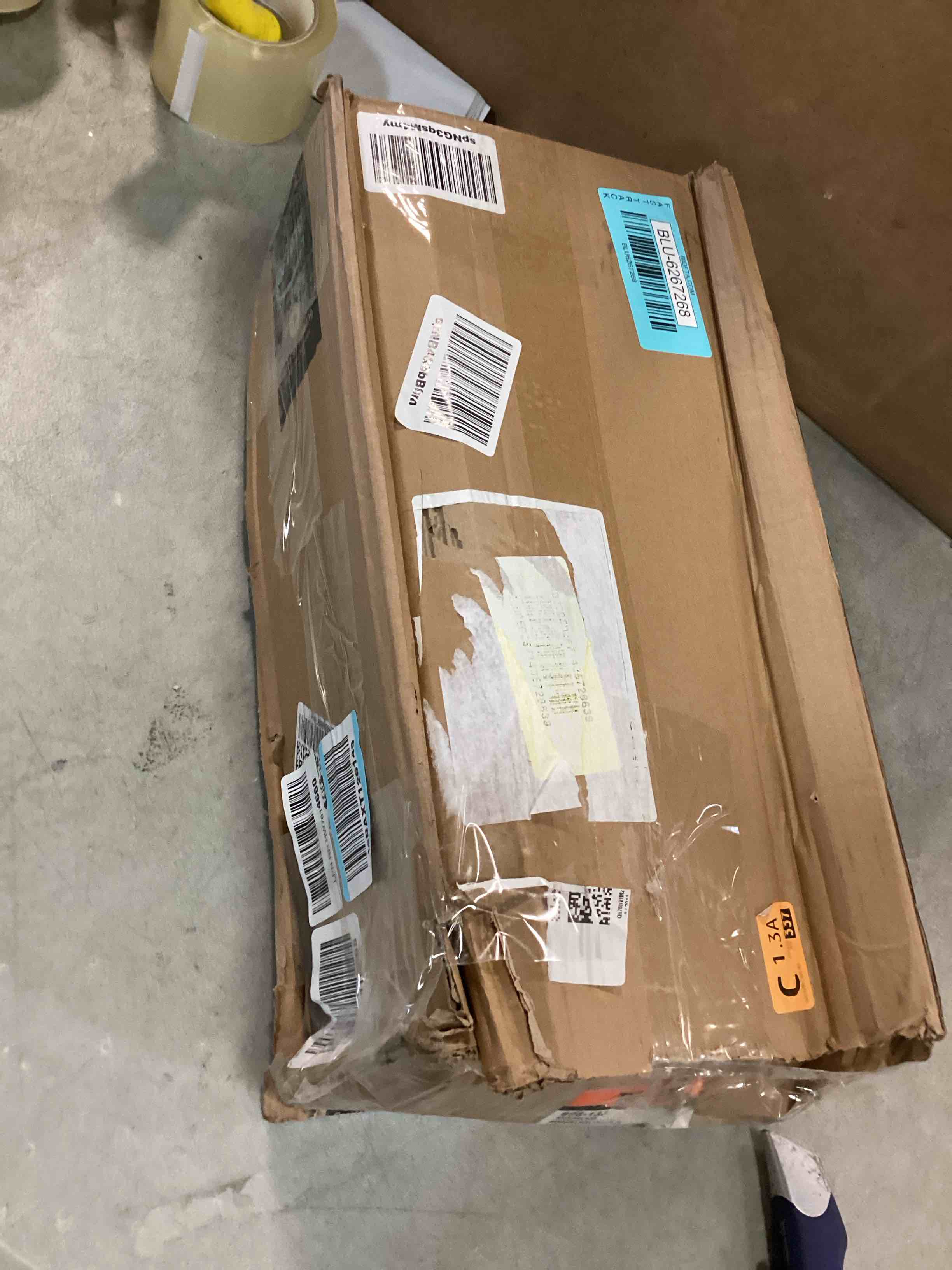 https://s3.amazonaws.com/lotting-images-prod/bidfta/BLU6267268_1716210360496.jpeg