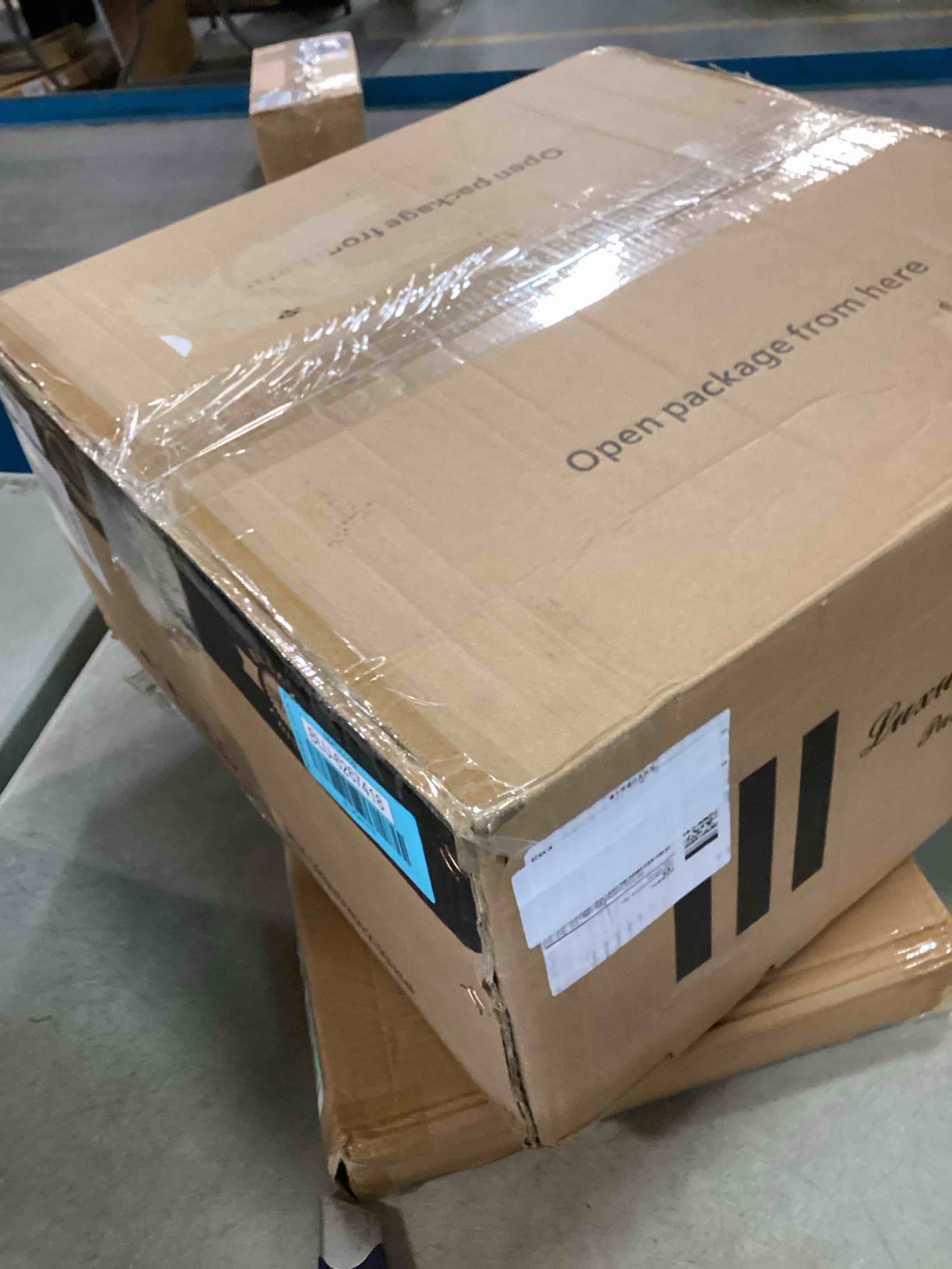 https://s3.amazonaws.com/lotting-images-prod/bidfta/BLU6267418_1716234673611.jpeg