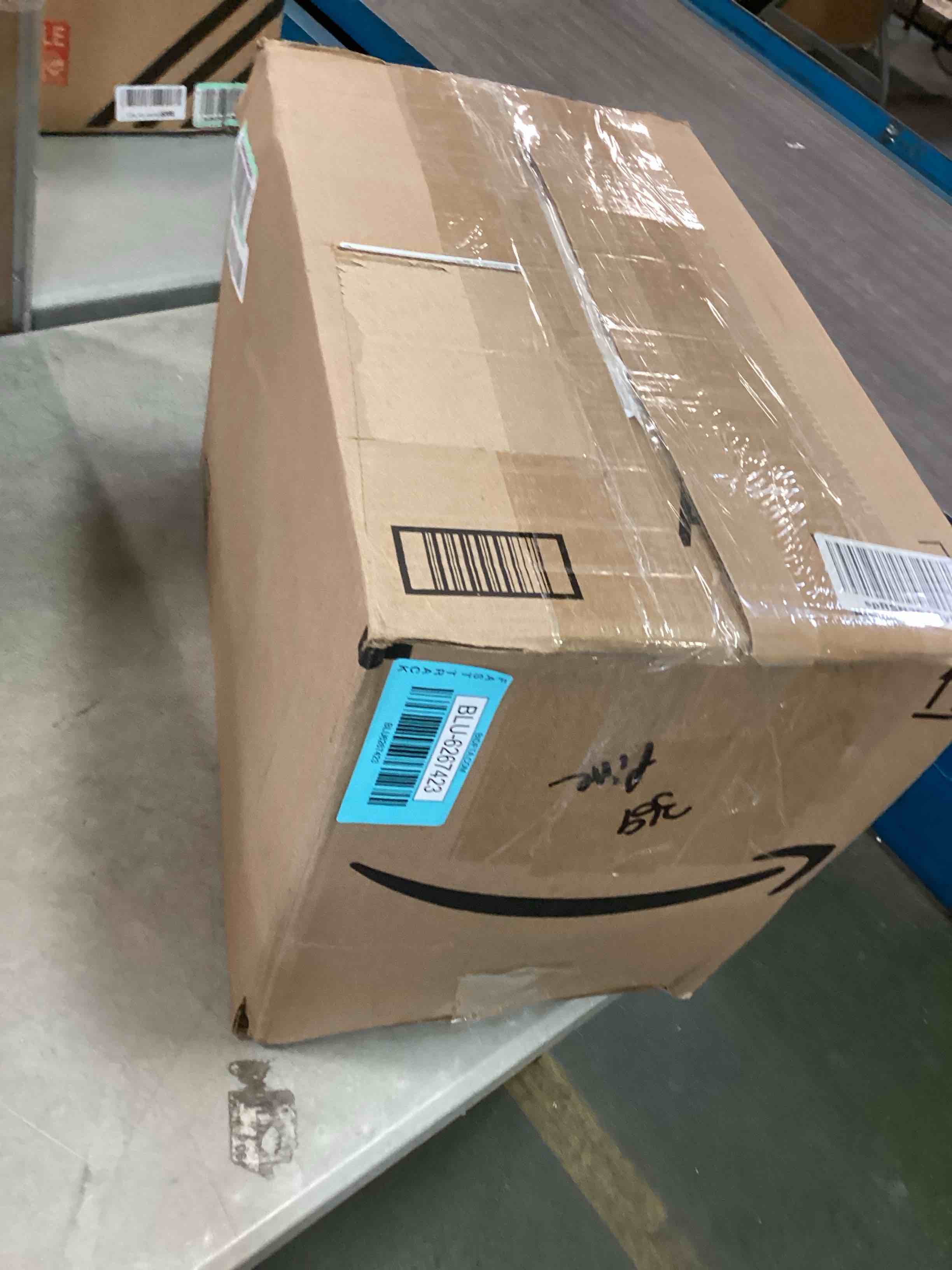 https://s3.amazonaws.com/lotting-images-prod/bidfta/BLU6267423_1716235141588.jpeg