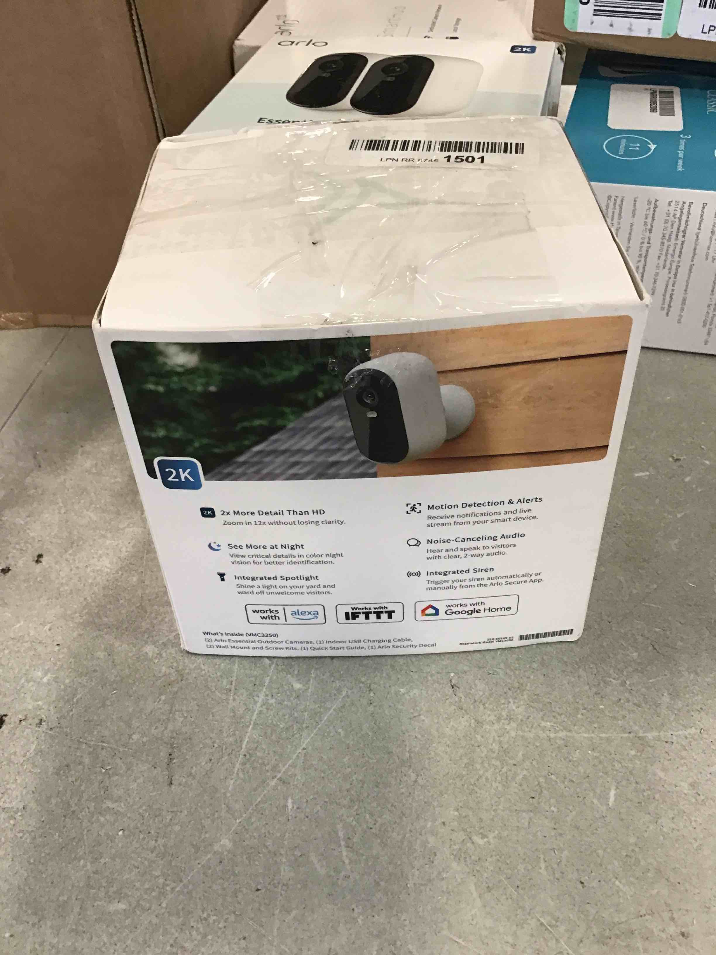 https://s3.amazonaws.com/lotting-images-prod/bidfta/BLU6267783_1715266526127.jpeg