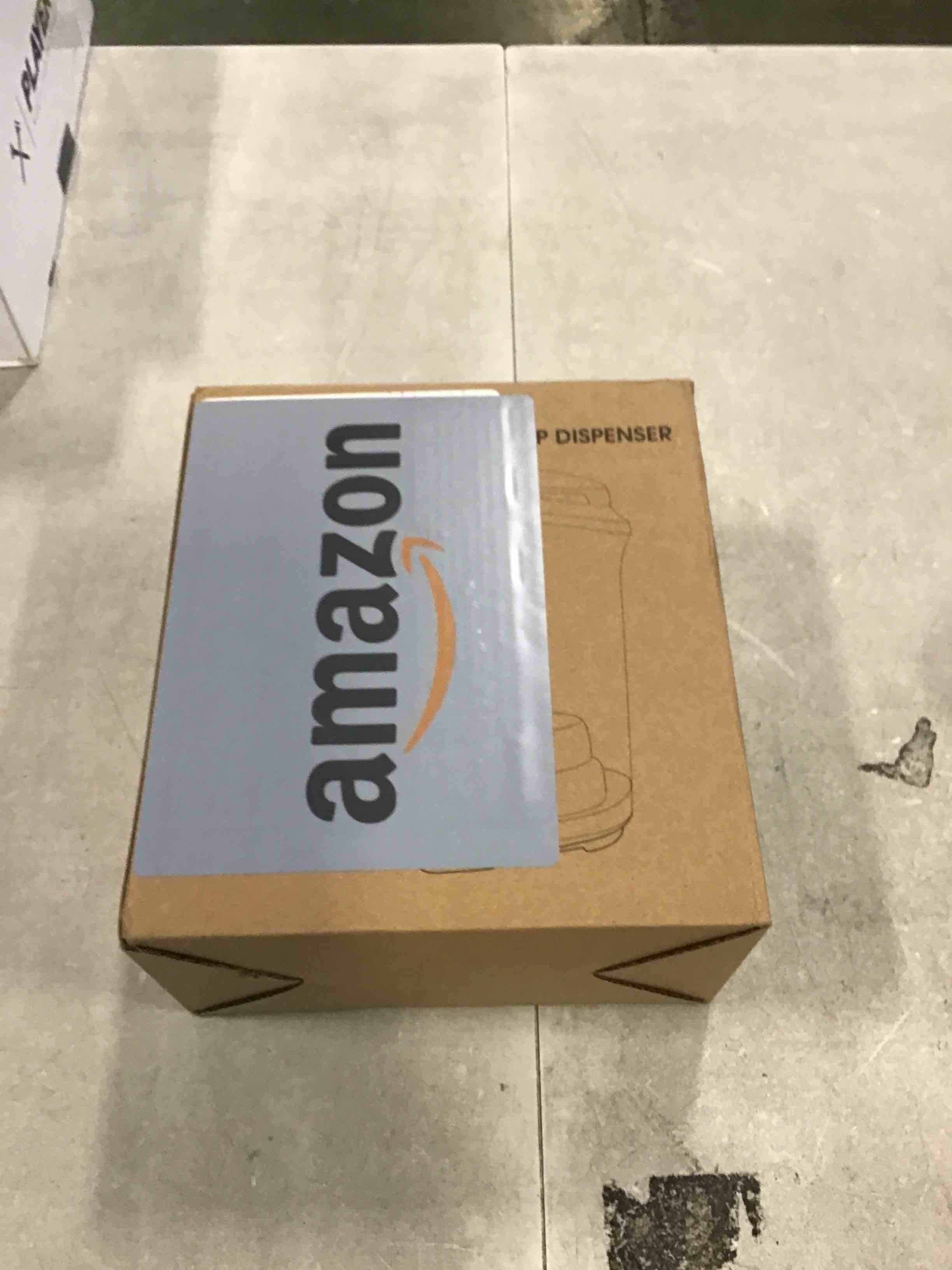 https://s3.amazonaws.com/lotting-images-prod/bidfta/BLU6268052_1715342488302.jpeg
