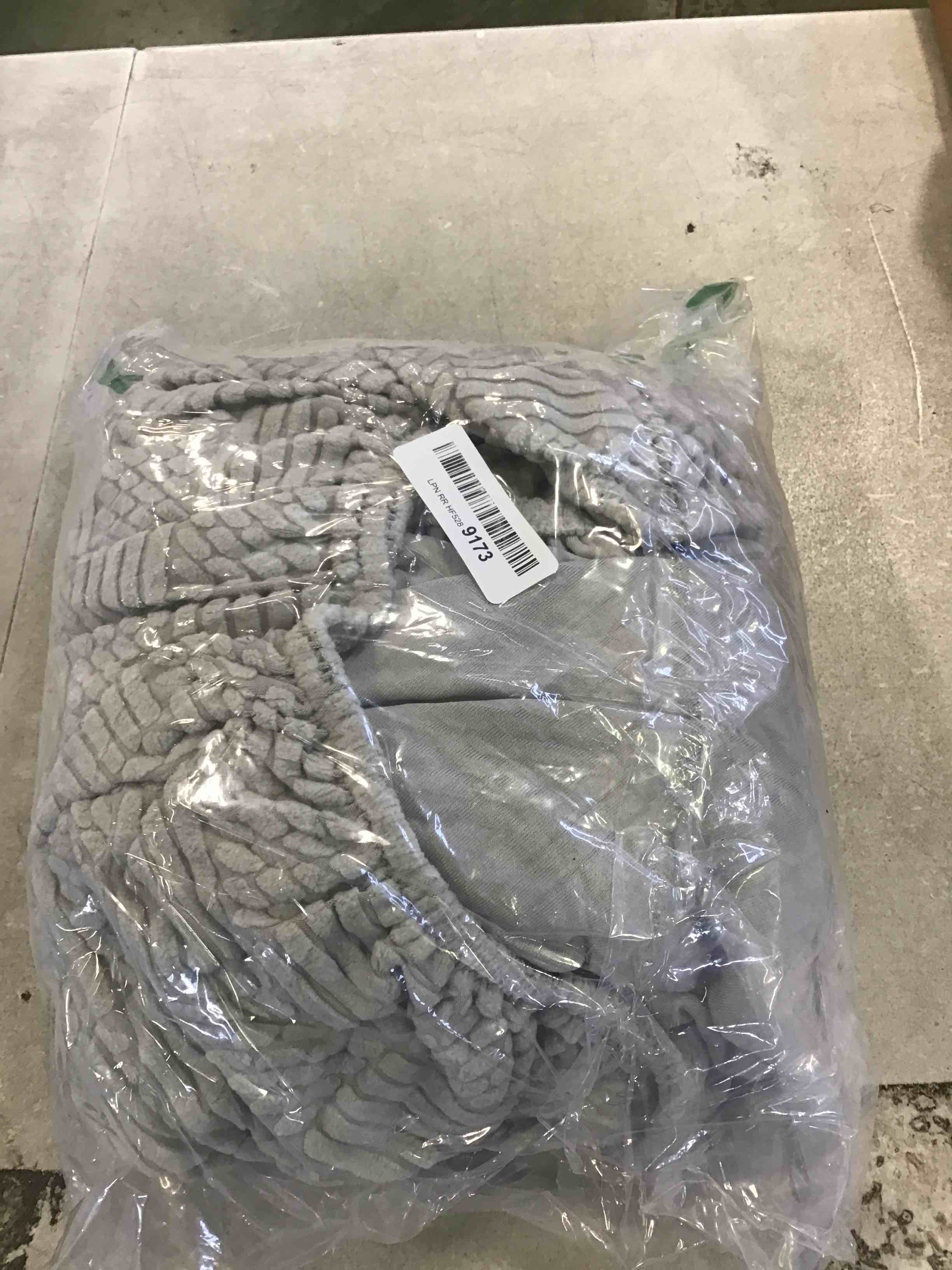 https://s3.amazonaws.com/lotting-images-prod/bidfta/BLU6268299_1715365671421.jpeg