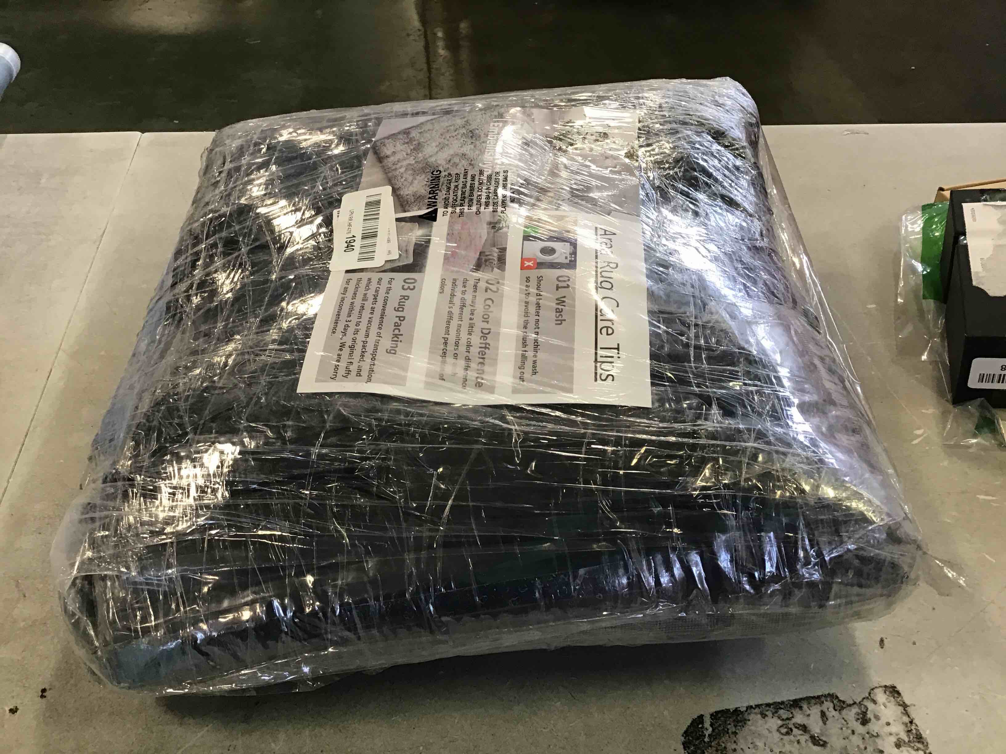 https://s3.amazonaws.com/lotting-images-prod/bidfta/BLU6268369_1715372350441.jpeg