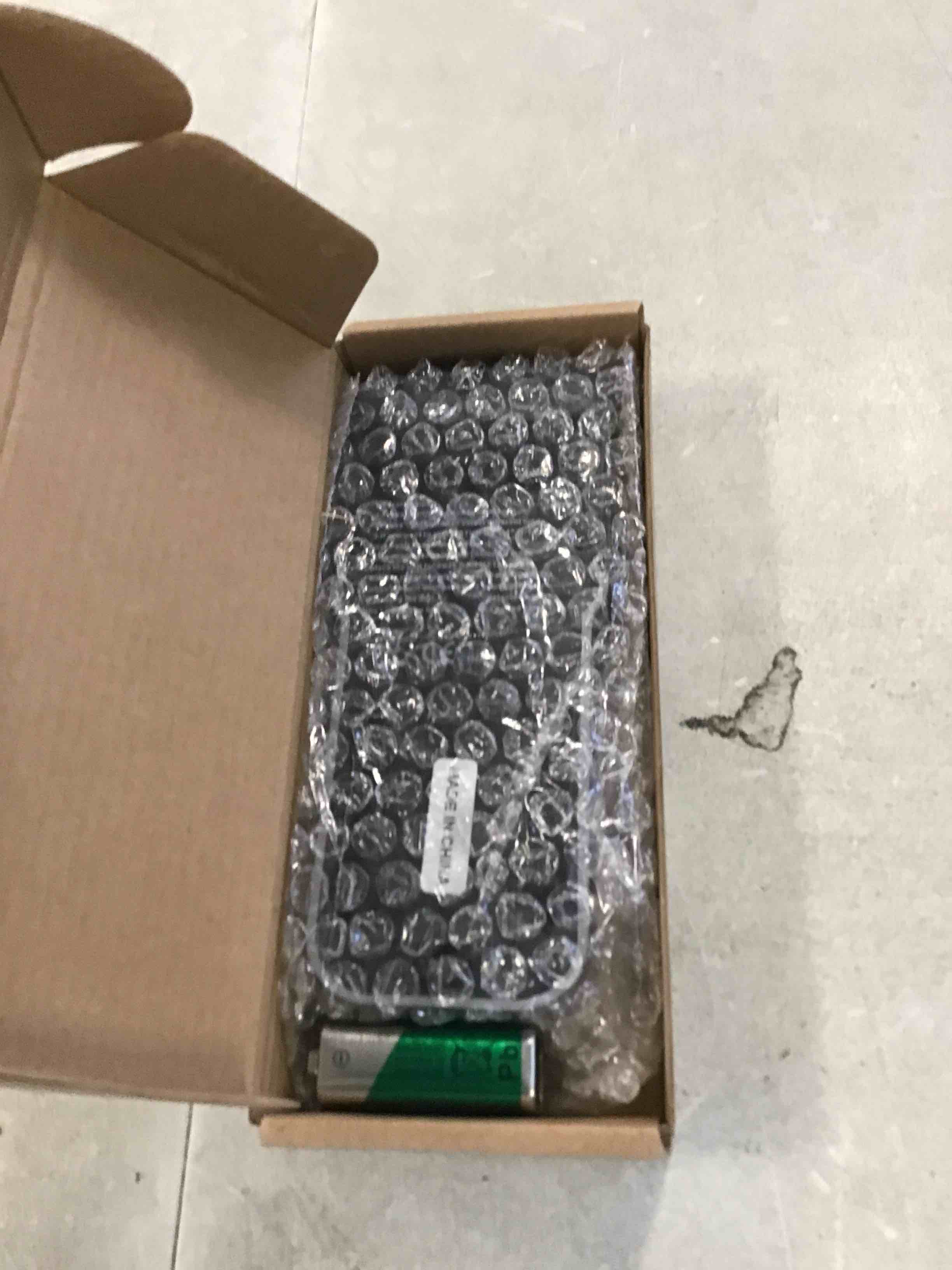 https://s3.amazonaws.com/lotting-images-prod/bidfta/BLU6268535_1715612302796.jpeg