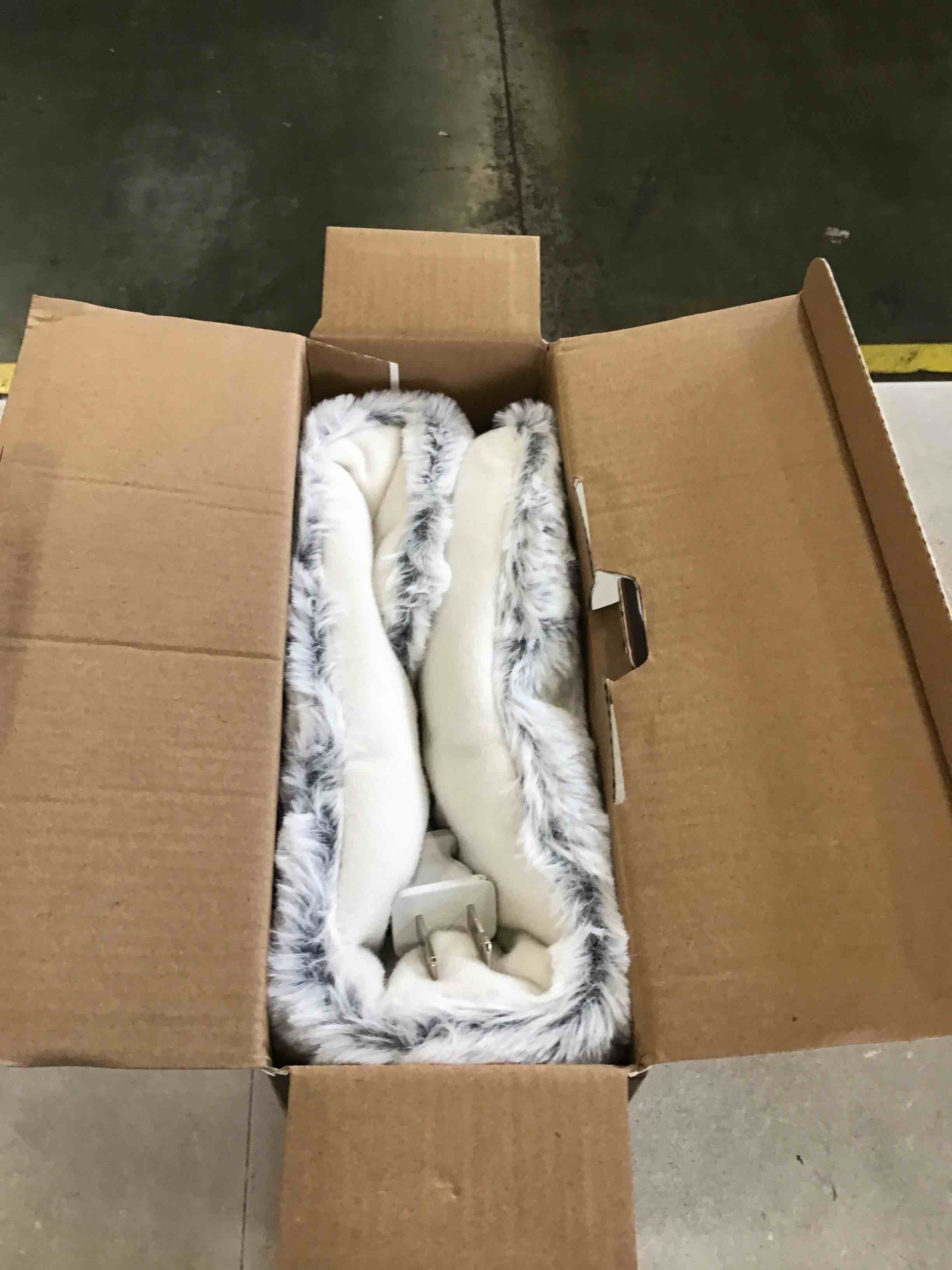 https://s3.amazonaws.com/lotting-images-prod/bidfta/BLU6268629_1715624358658.jpeg