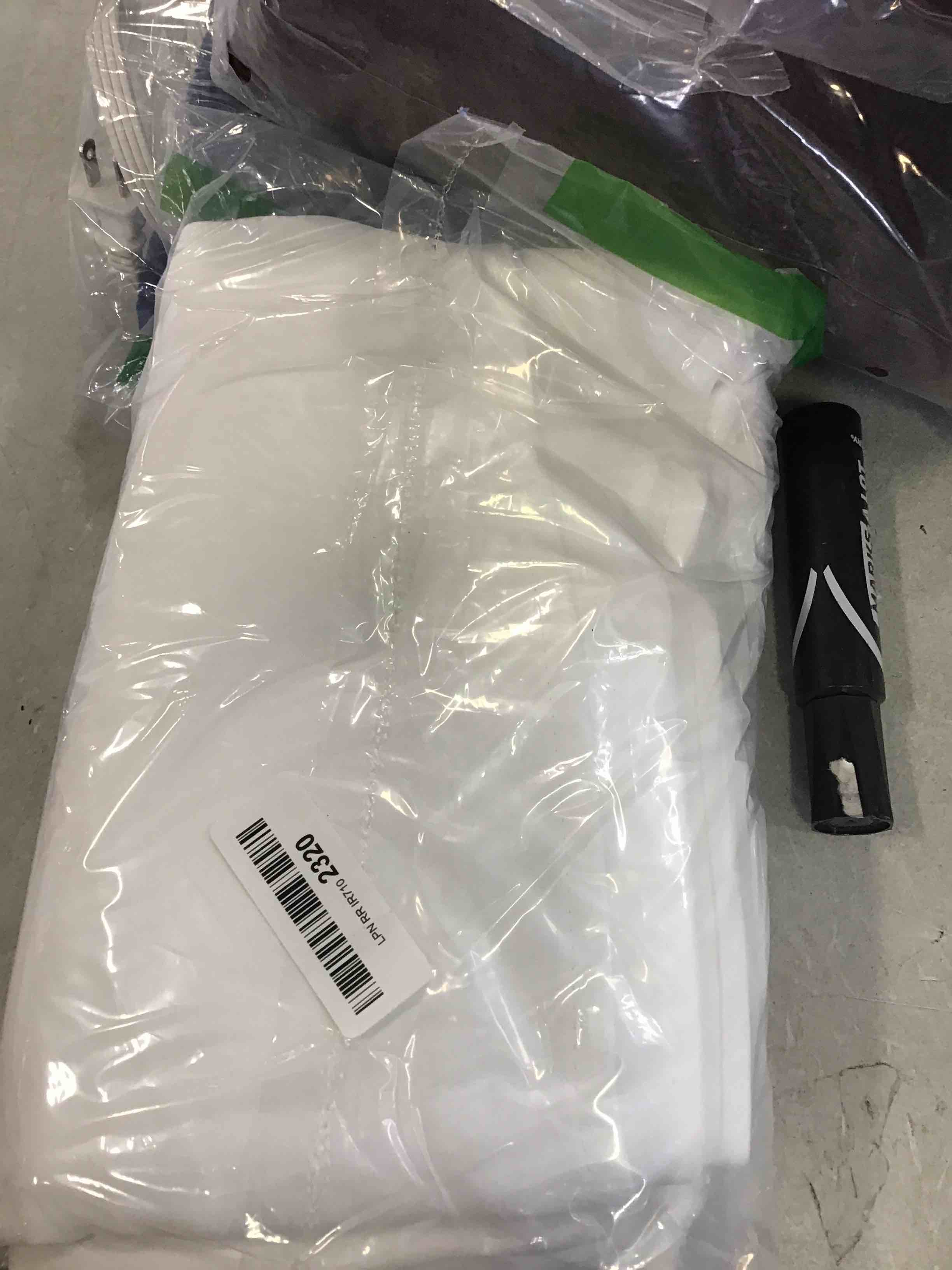 https://s3.amazonaws.com/lotting-images-prod/bidfta/BLU6268635_1715624898355.jpeg