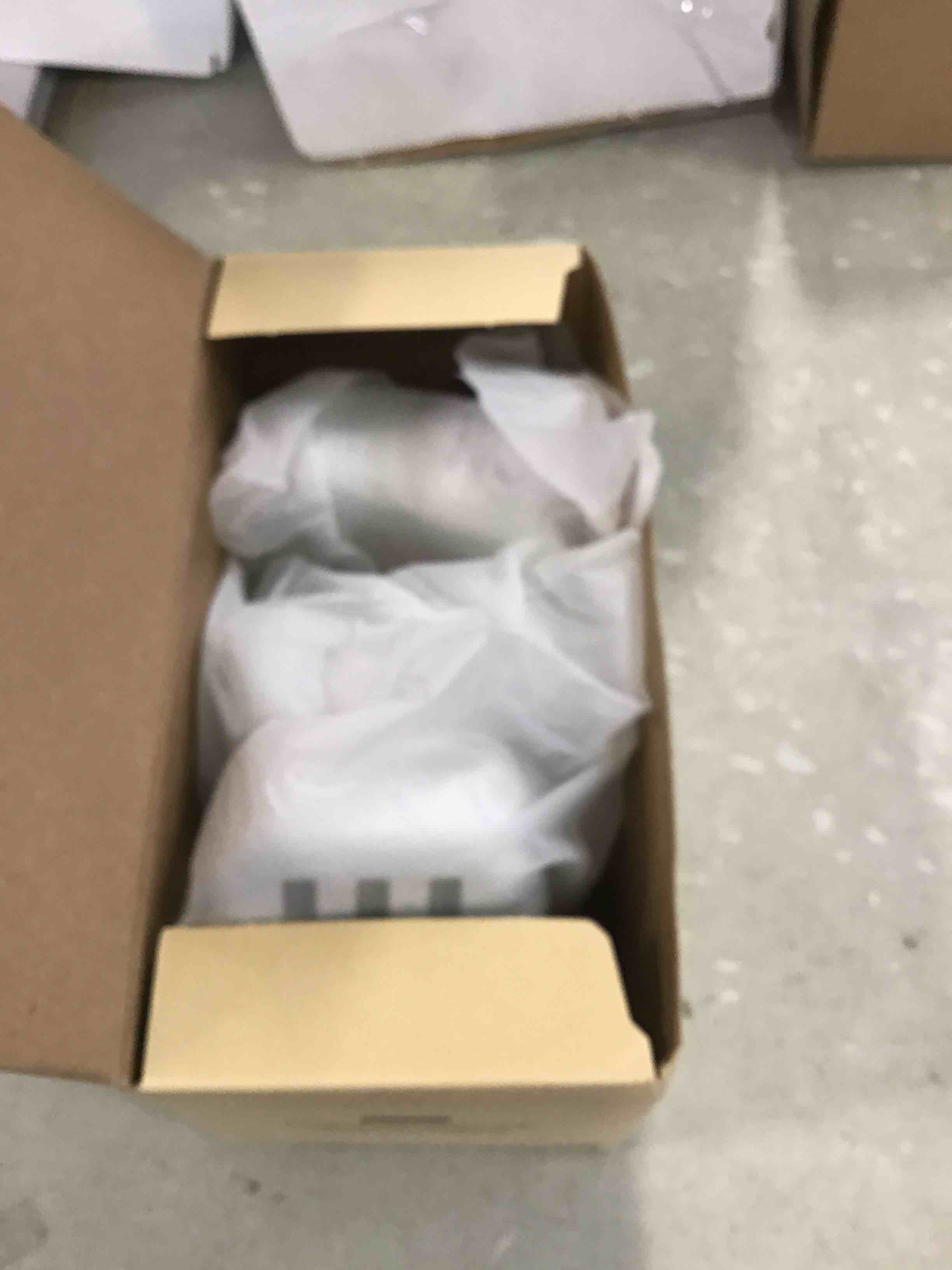 https://s3.amazonaws.com/lotting-images-prod/bidfta/BLU6268663_1715626698352.jpeg