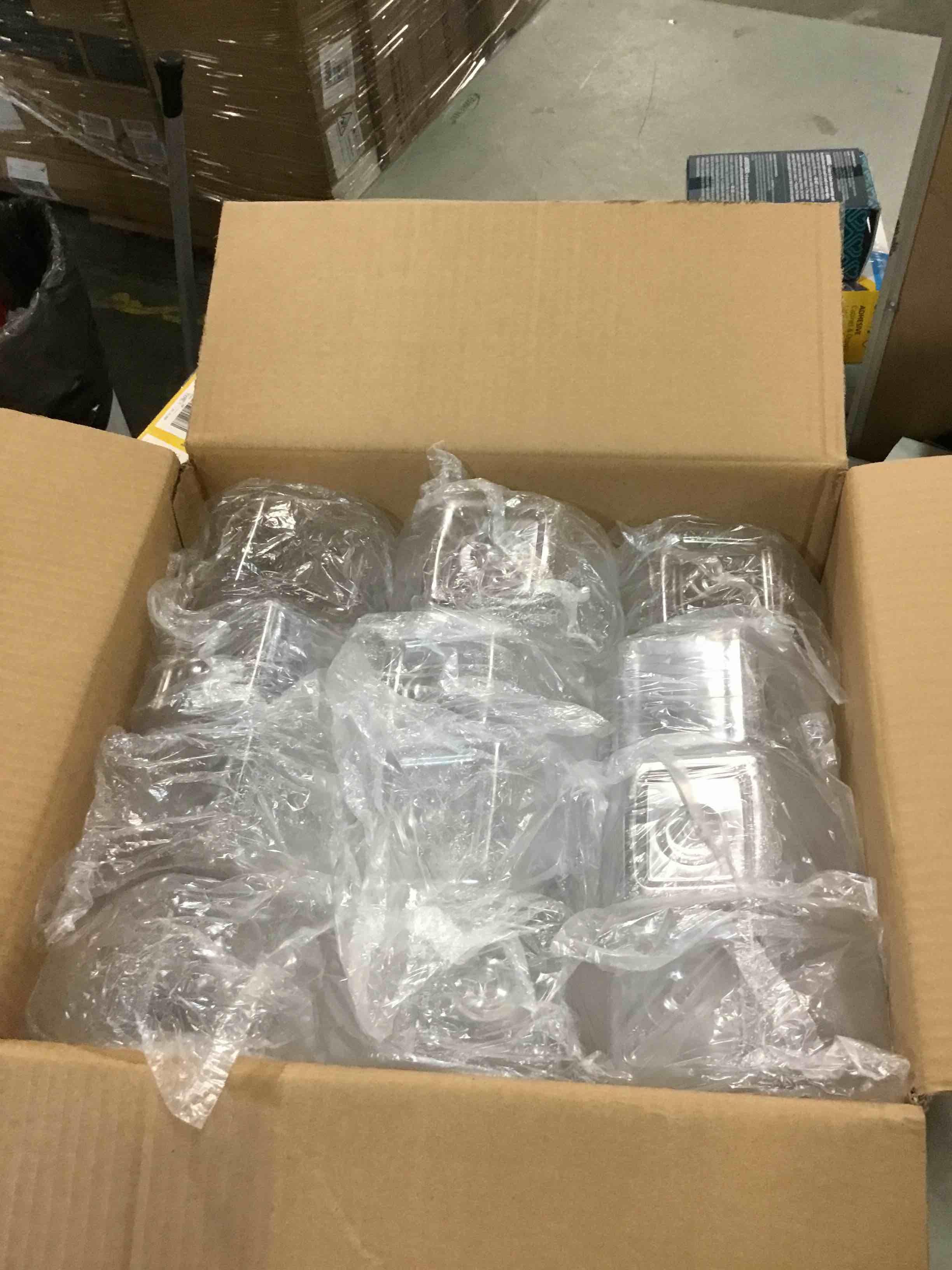 https://s3.amazonaws.com/lotting-images-prod/bidfta/BLU6268952_1715103915268.jpeg