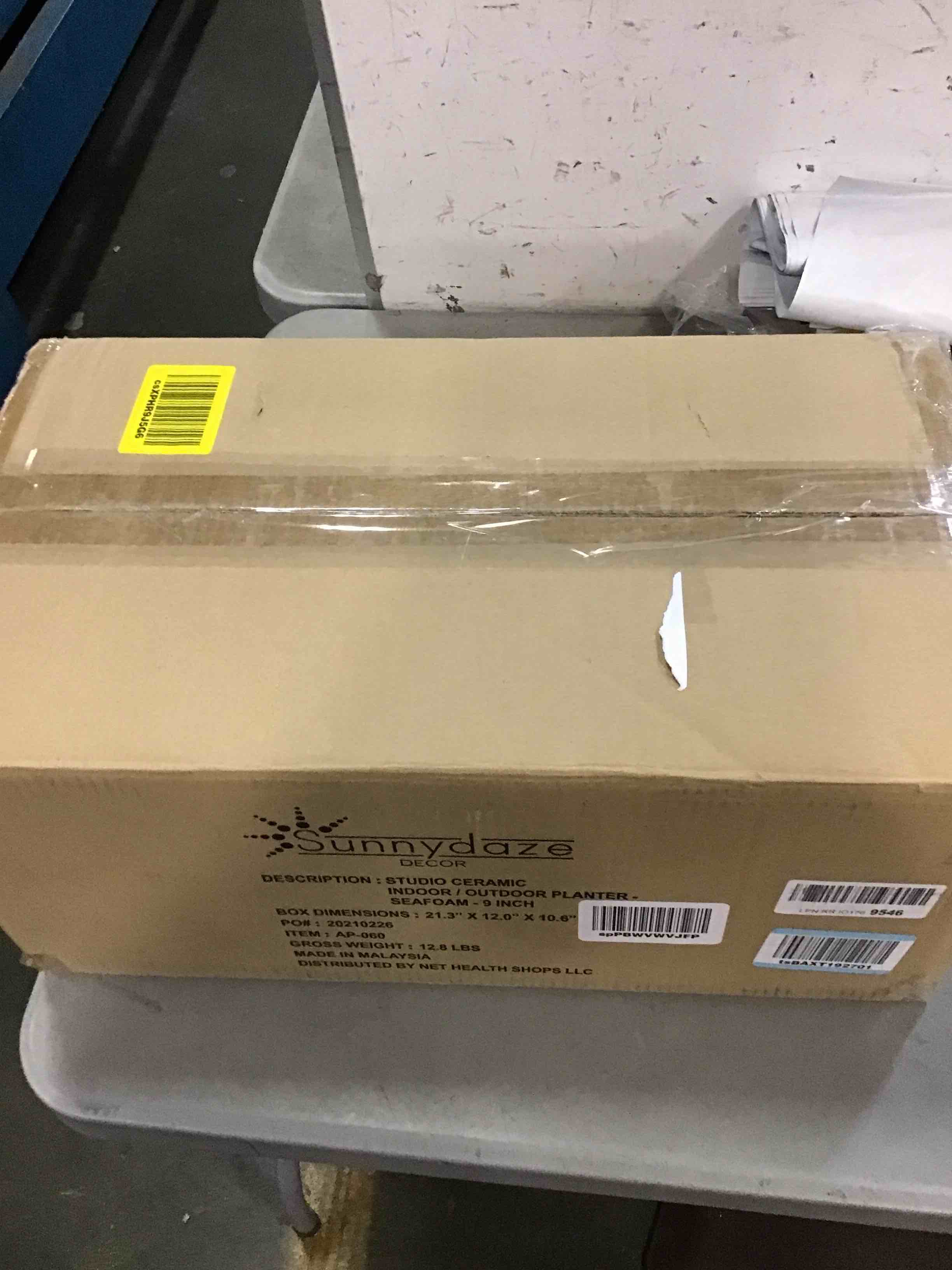 https://s3.amazonaws.com/lotting-images-prod/bidfta/BLU6269035_1715167135988.jpeg