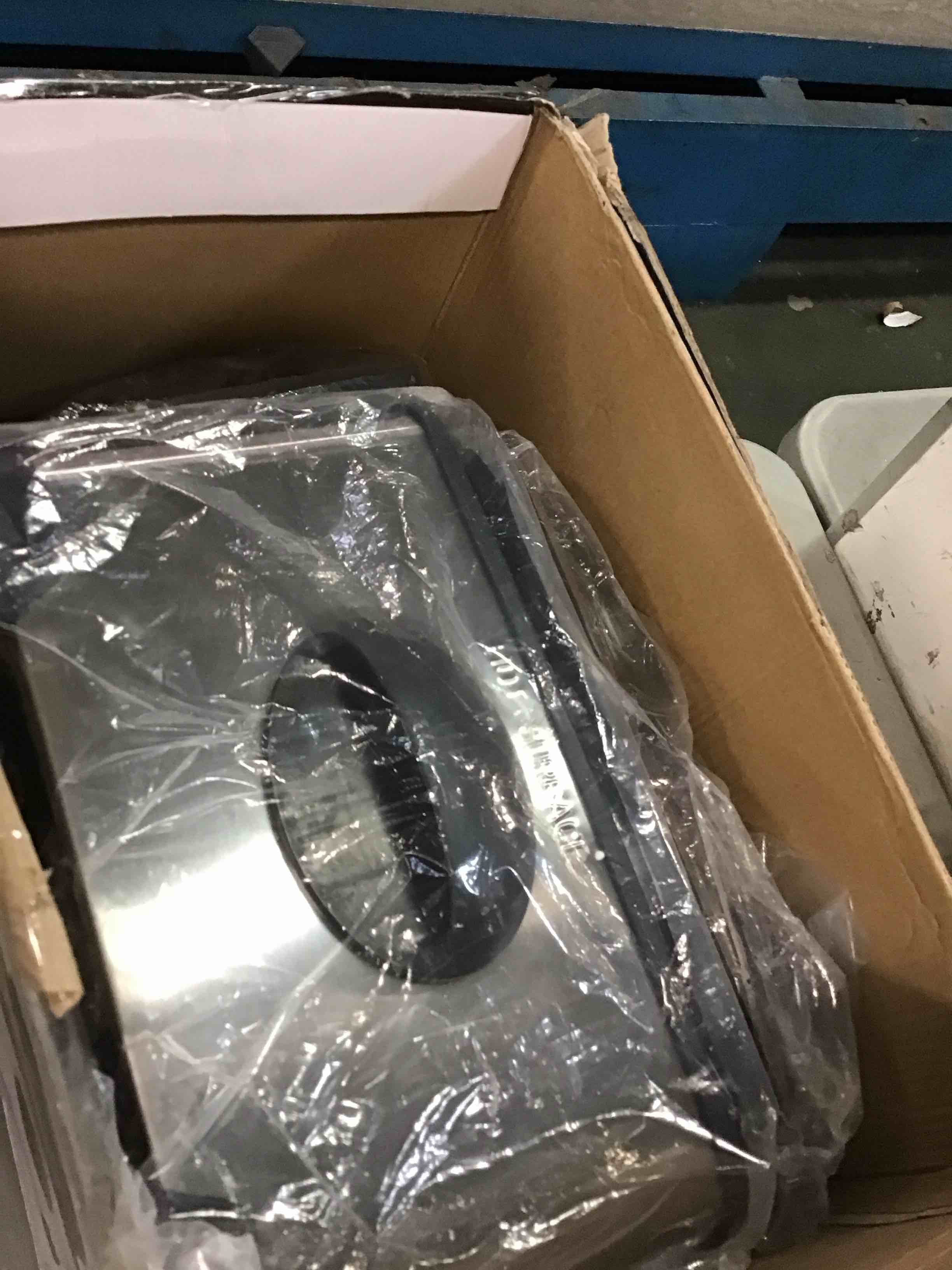 https://s3.amazonaws.com/lotting-images-prod/bidfta/BLU6269045_1715168141885.jpeg
