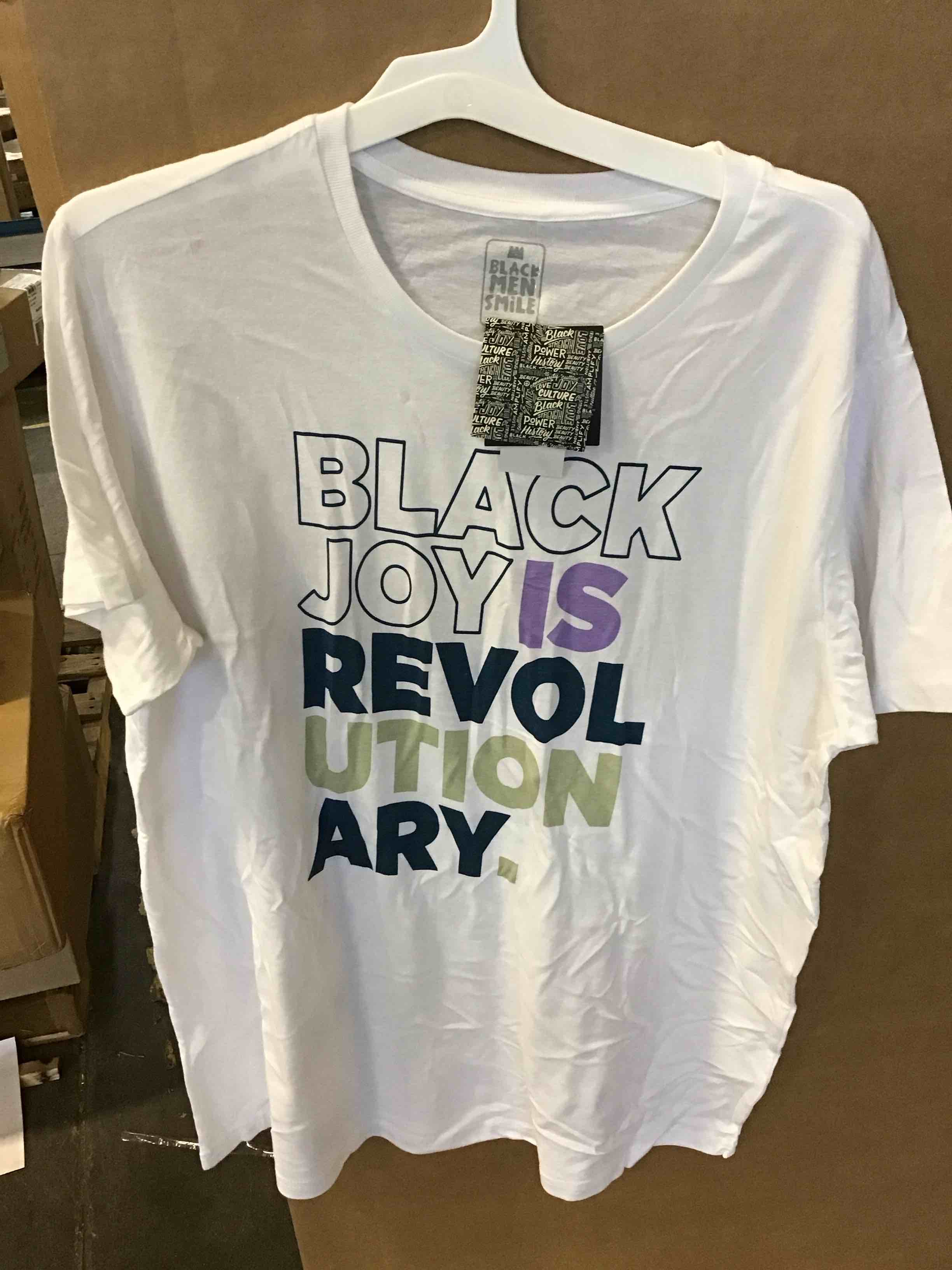 https://s3.amazonaws.com/lotting-images-prod/bidfta/BLU6269197_1715180542396.jpeg