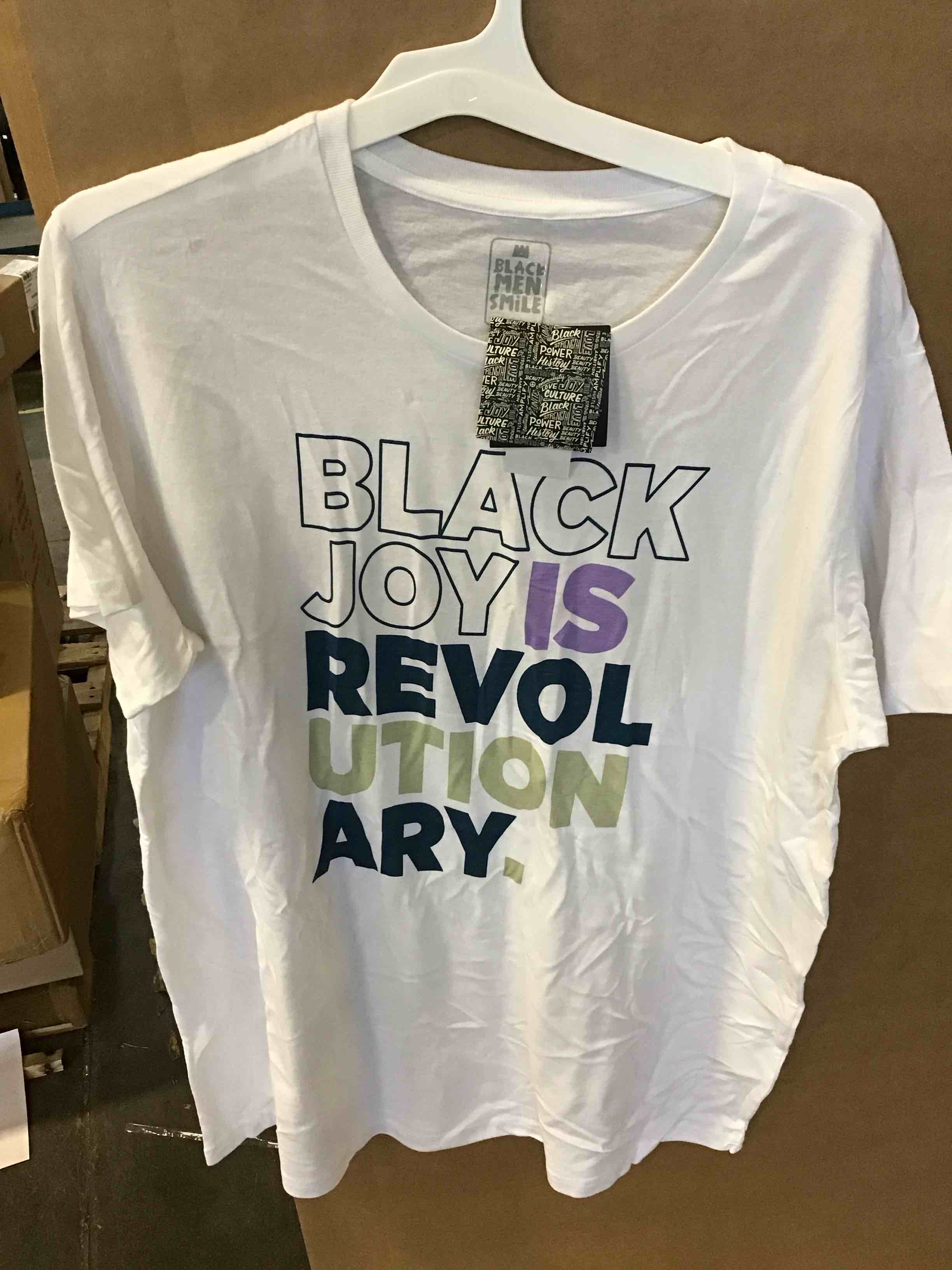 https://s3.amazonaws.com/lotting-images-prod/bidfta/BLU6269197_1715180545830.jpeg