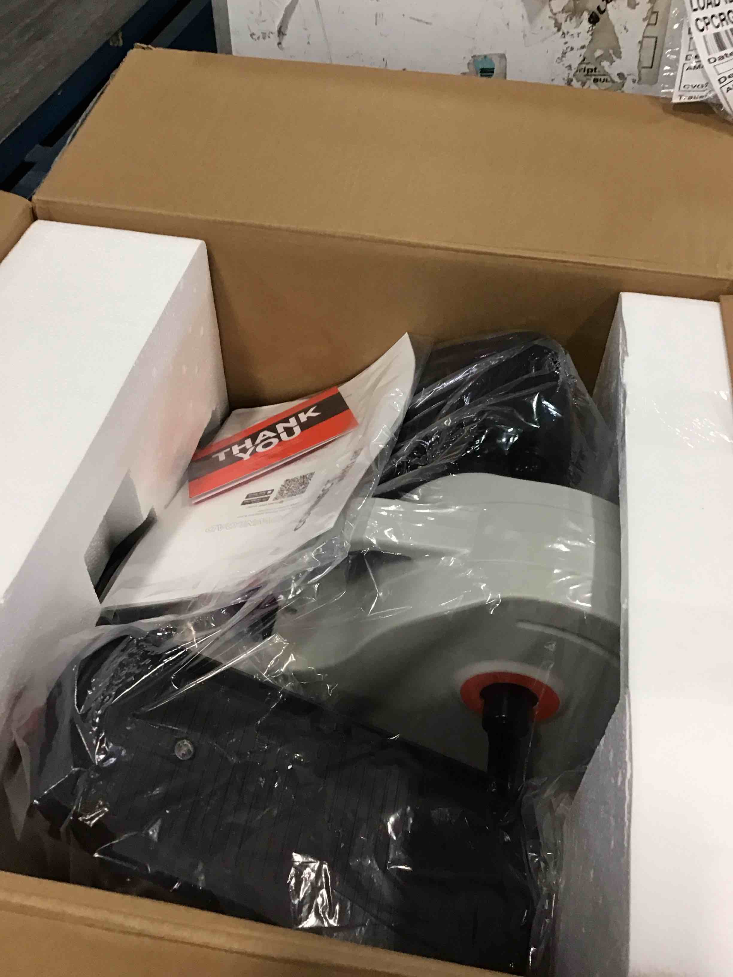 https://s3.amazonaws.com/lotting-images-prod/bidfta/BLU6269311_1715259932896.jpeg