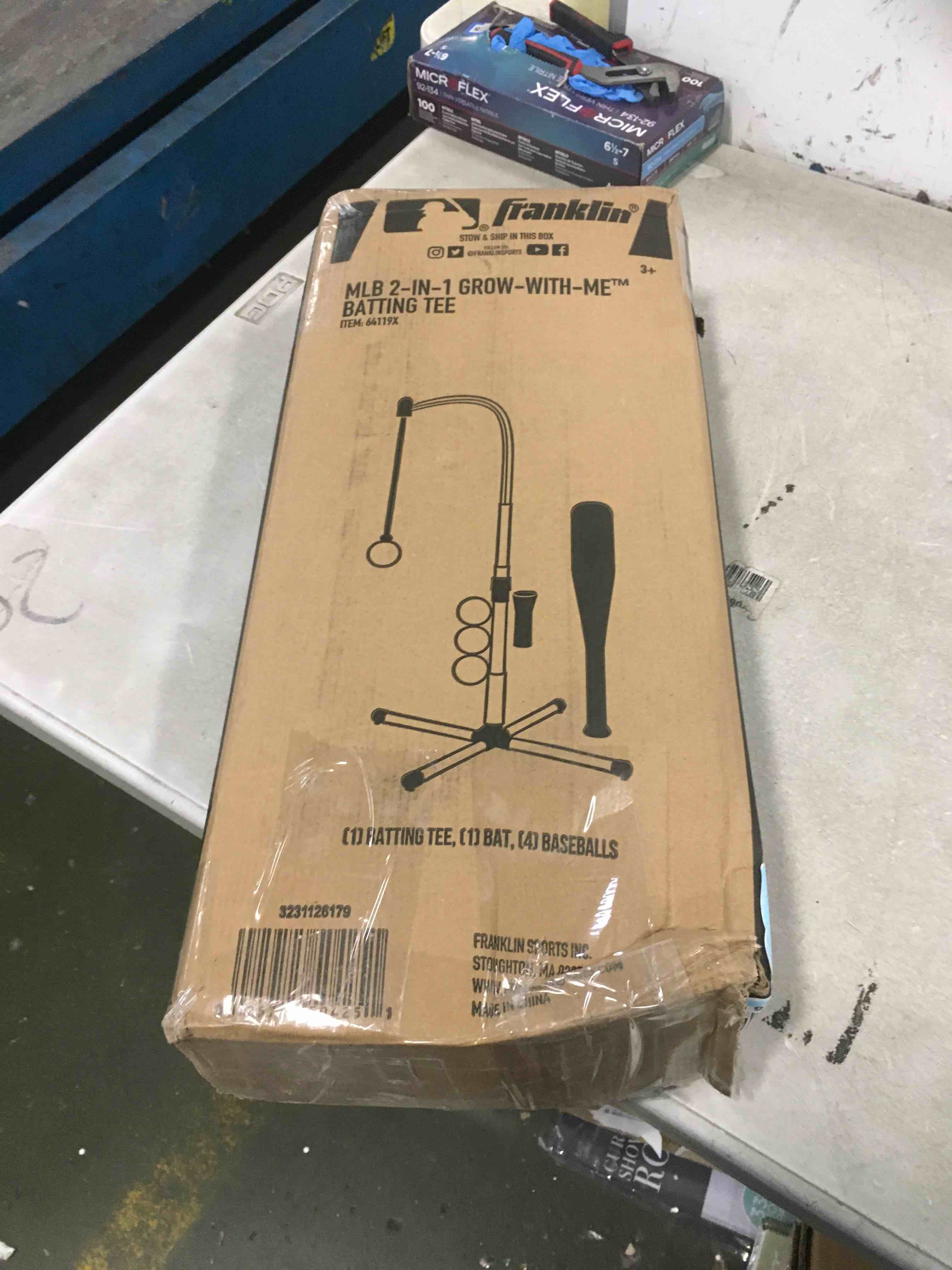 https://s3.amazonaws.com/lotting-images-prod/bidfta/BLU6269396_1715275090078.jpeg