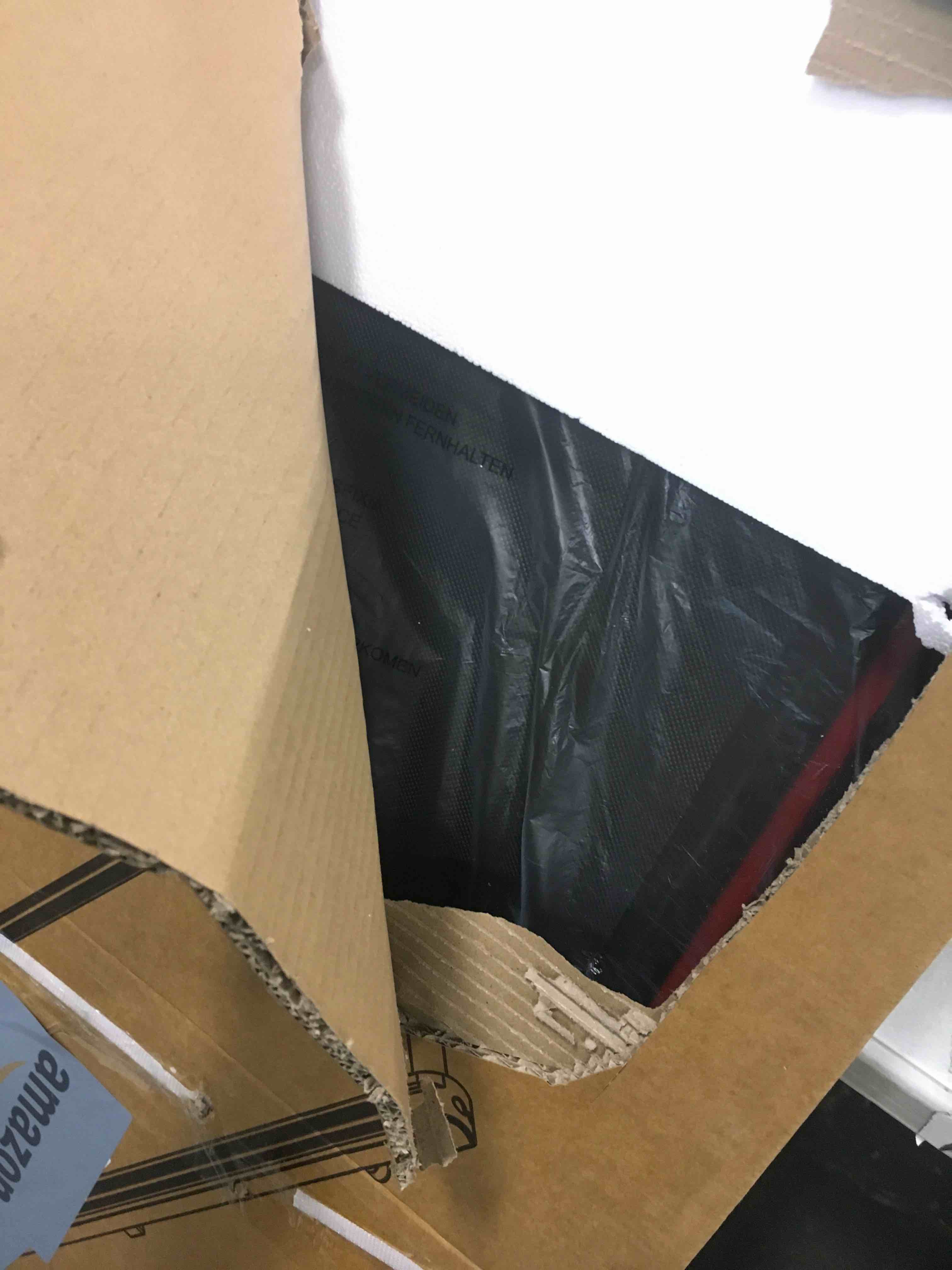 https://s3.amazonaws.com/lotting-images-prod/bidfta/BLU6269412_1715277513577.jpeg
